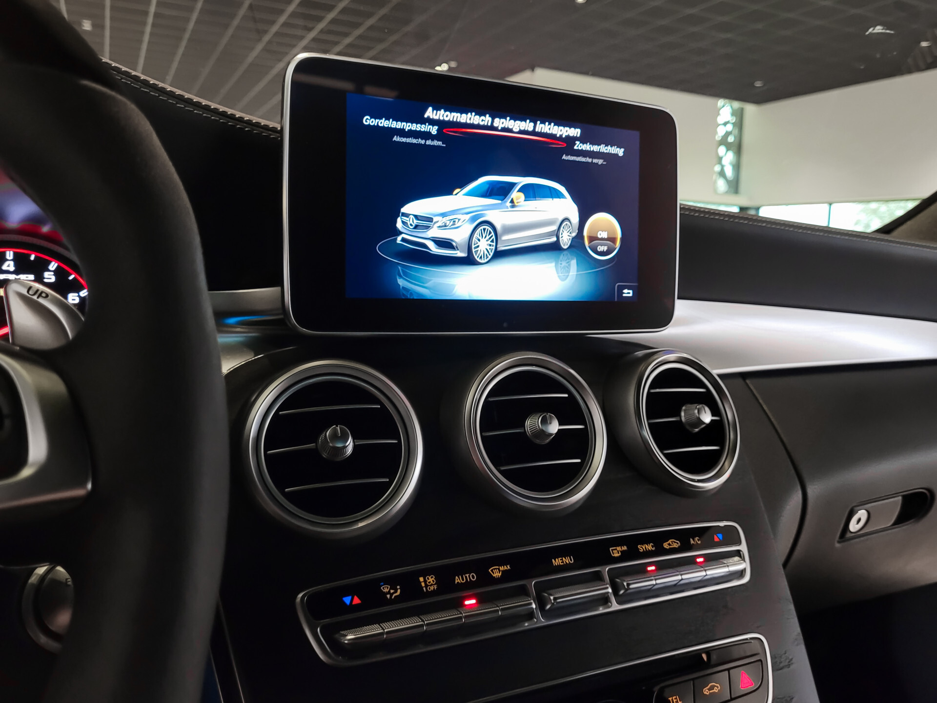 Mercedes-Benz C-Klasse Estate AMG 63 S Ceramic | Performance stoelen | Night | Keyless | Distronic | Burmester | 360 | HUD | Centuri Foto 17