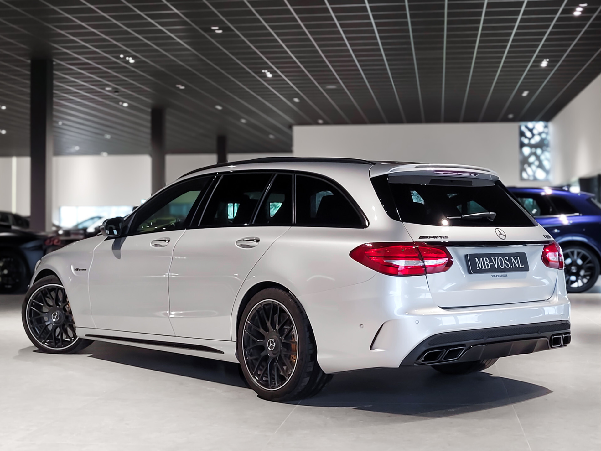 Mercedes-Benz C-Klasse Estate AMG 63 S Ceramic | Performance stoelen | Night | Keyless | Distronic | Burmester | 360 | HUD | Centuri Foto 2