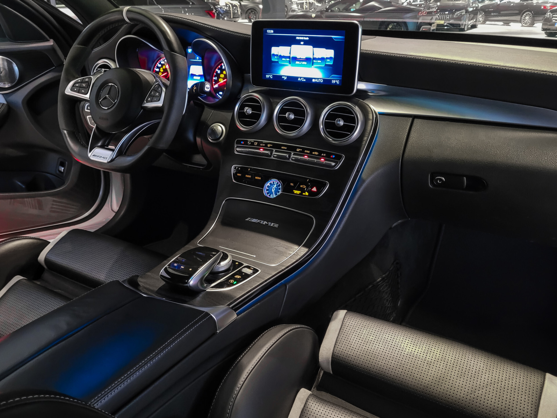 Mercedes-Benz C-Klasse Estate AMG 63 S Ceramic | Performance stoelen | Night | Keyless | Distronic | Burmester | 360 | HUD | Centuri Foto 24