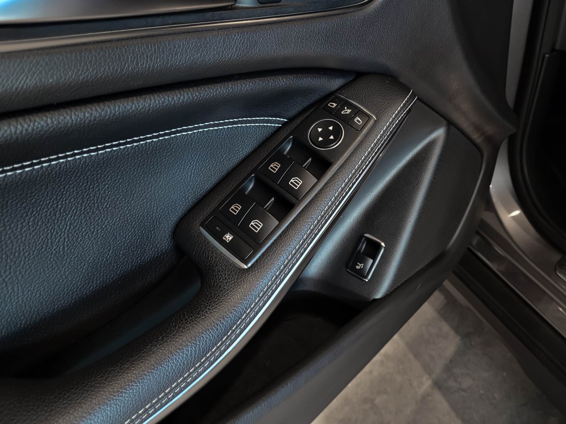 Mercedes-Benz GLA 200 Urban Night | Keyless | Camera | Mem | ECC | 19" | DAB | Dodehoekassistent | Sfeerverlichting Foto 12