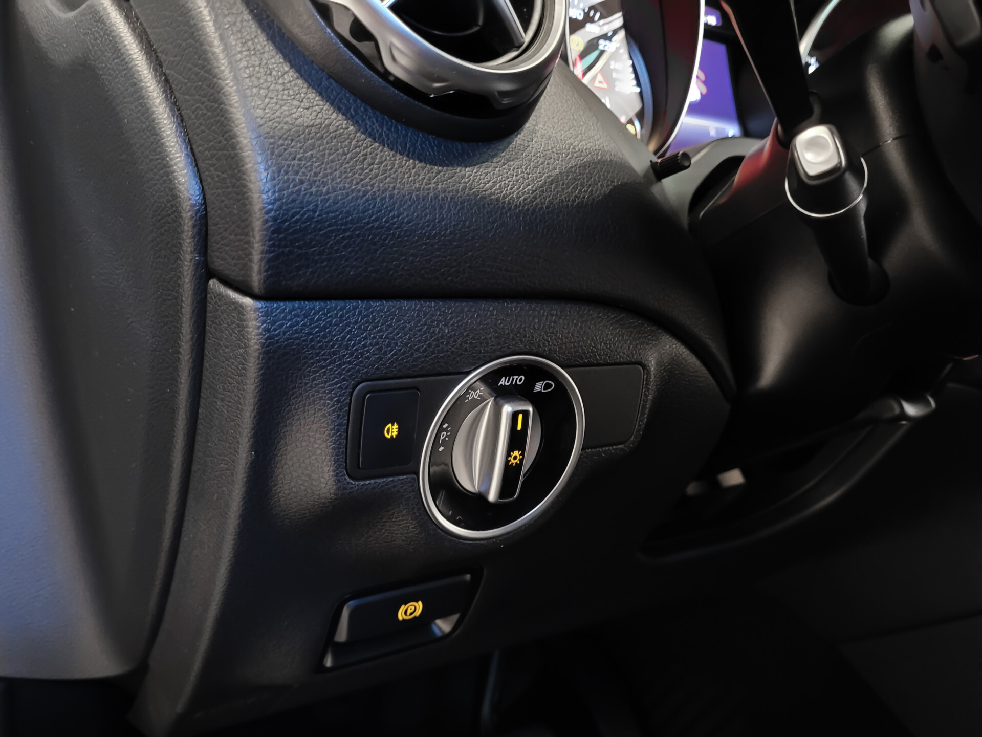 Mercedes-Benz GLA 200 Urban Night | Keyless | Camera | Mem | ECC | 19" | DAB | Dodehoekassistent | Sfeerverlichting Foto 14