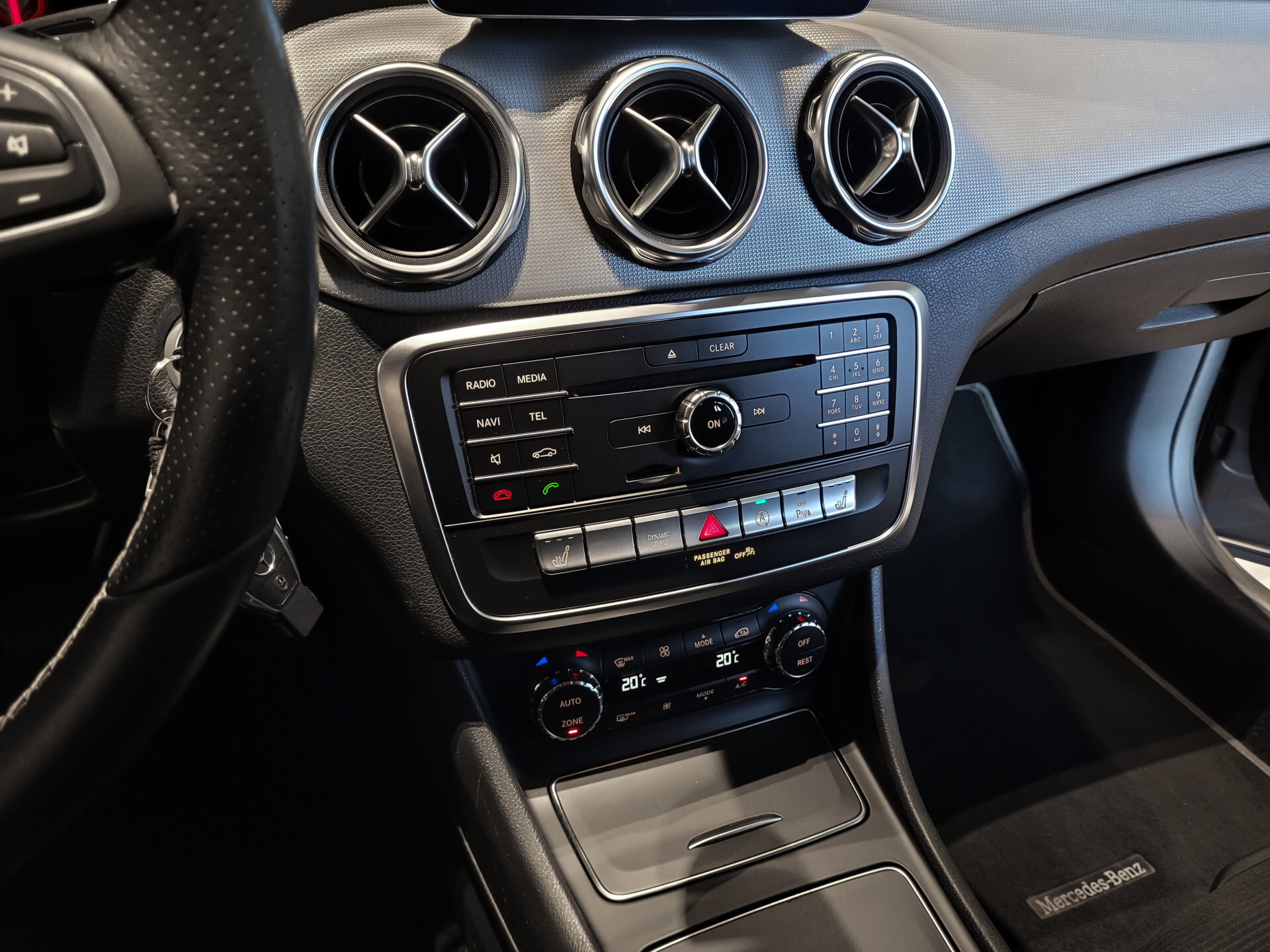 Mercedes-Benz GLA 200 Urban Night | Keyless | Camera | Mem | ECC | 19" | DAB | Dodehoekassistent | Sfeerverlichting Foto 20