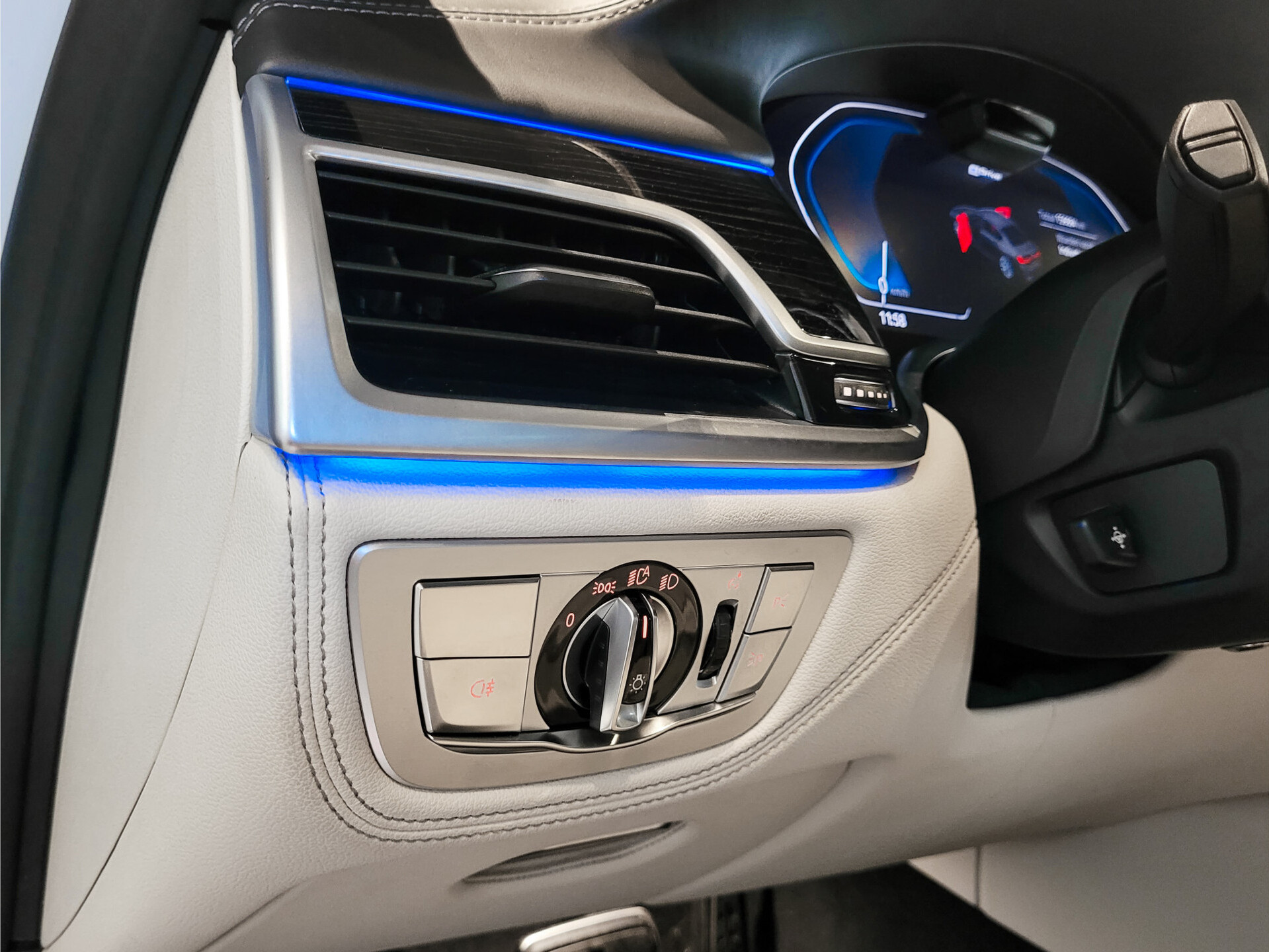 BMW 7 Serie 745Le xDrive M-Sport High Executive Lounge Seating | Klaptafels | B&W | 4*Massage | Laser | Sky Lounge Foto 17