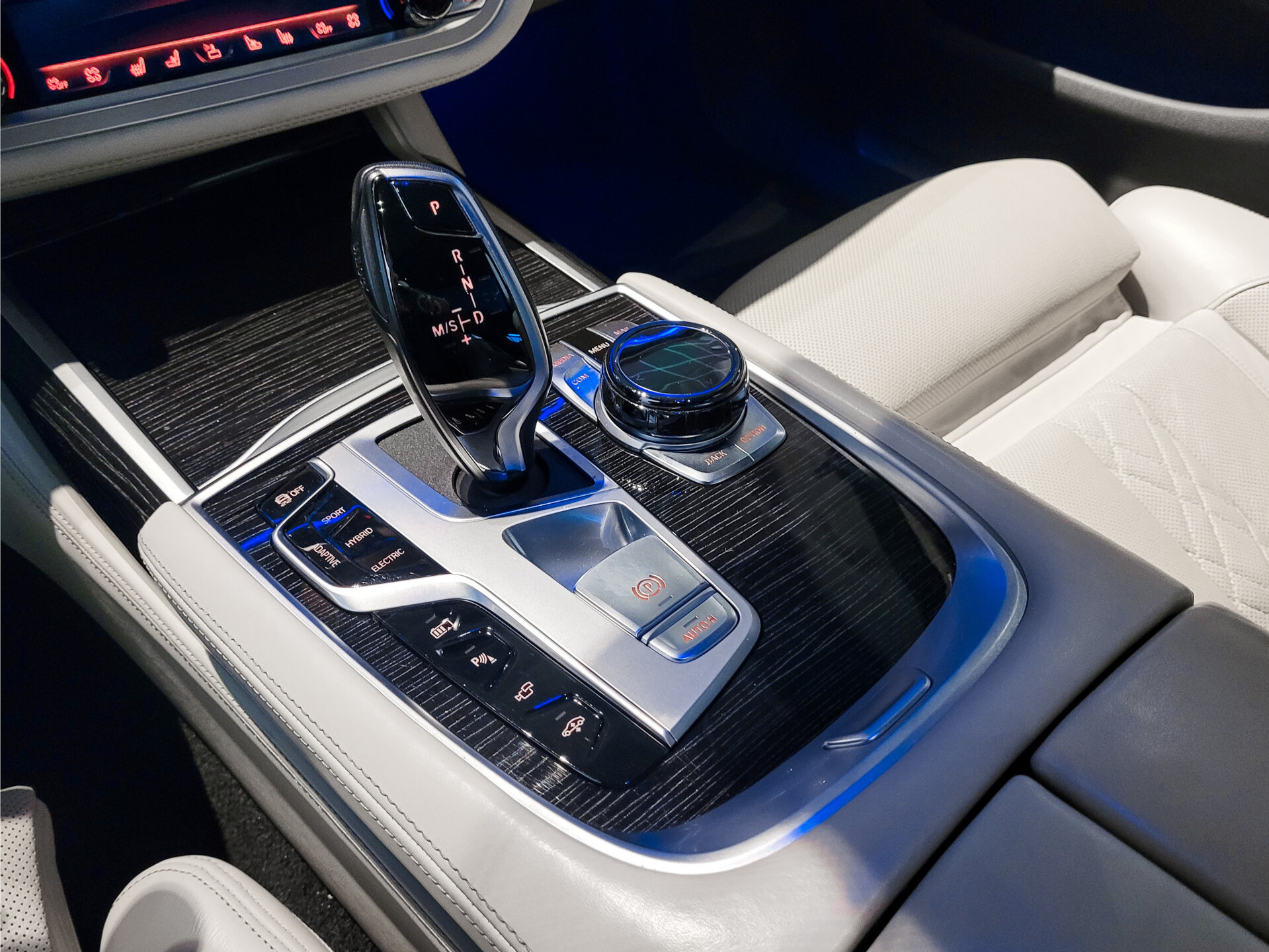 BMW 7 Serie 745Le xDrive M-Sport High Executive Lounge Seating | Klaptafels | B&W | 4*Massage | Laser | Sky Lounge Foto 25