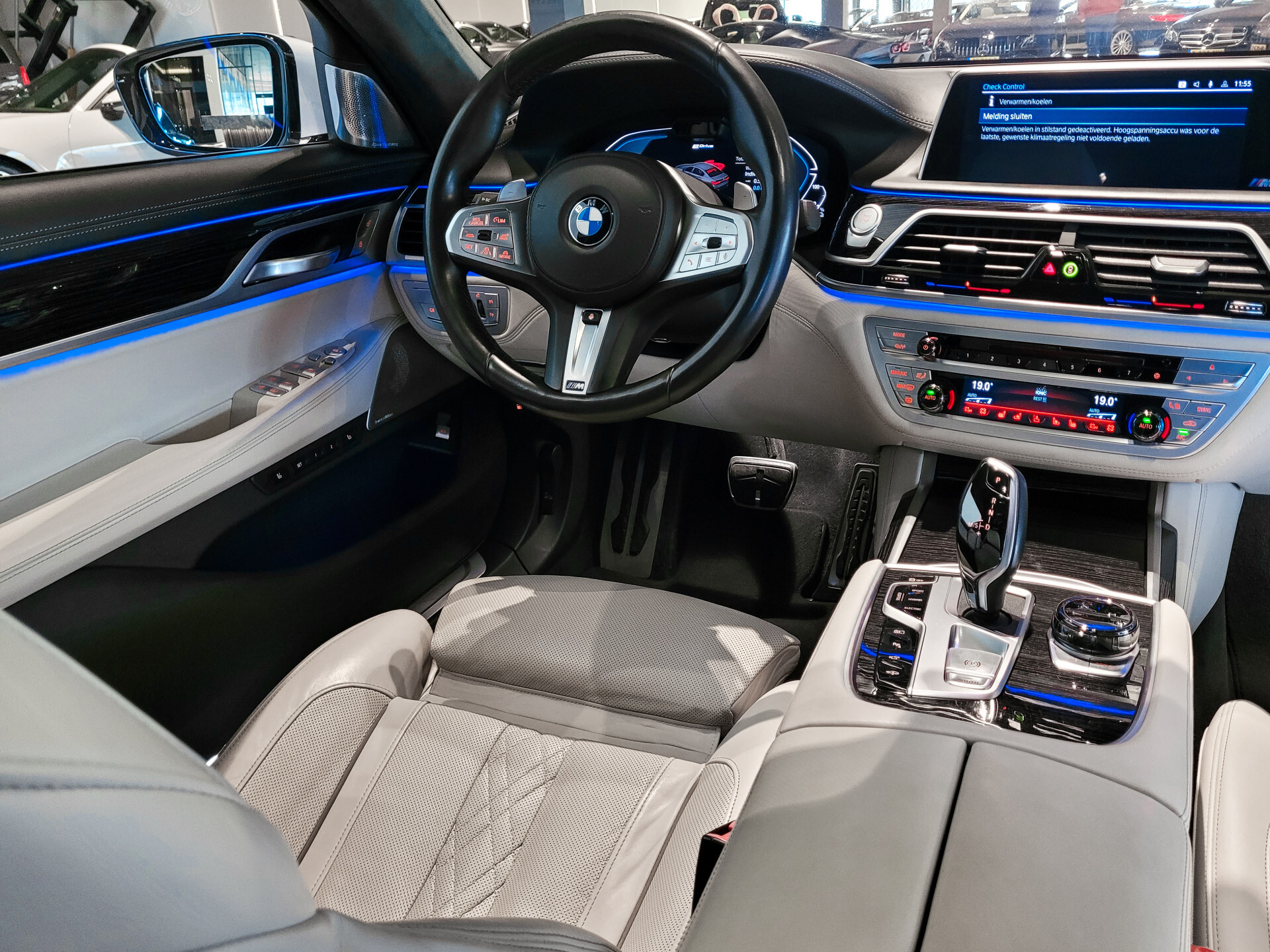 BMW 7 Serie 745Le xDrive M-Sport High Executive Lounge Seating | Klaptafels | B&W | 4*Massage | Laser | Sky Lounge Foto 28