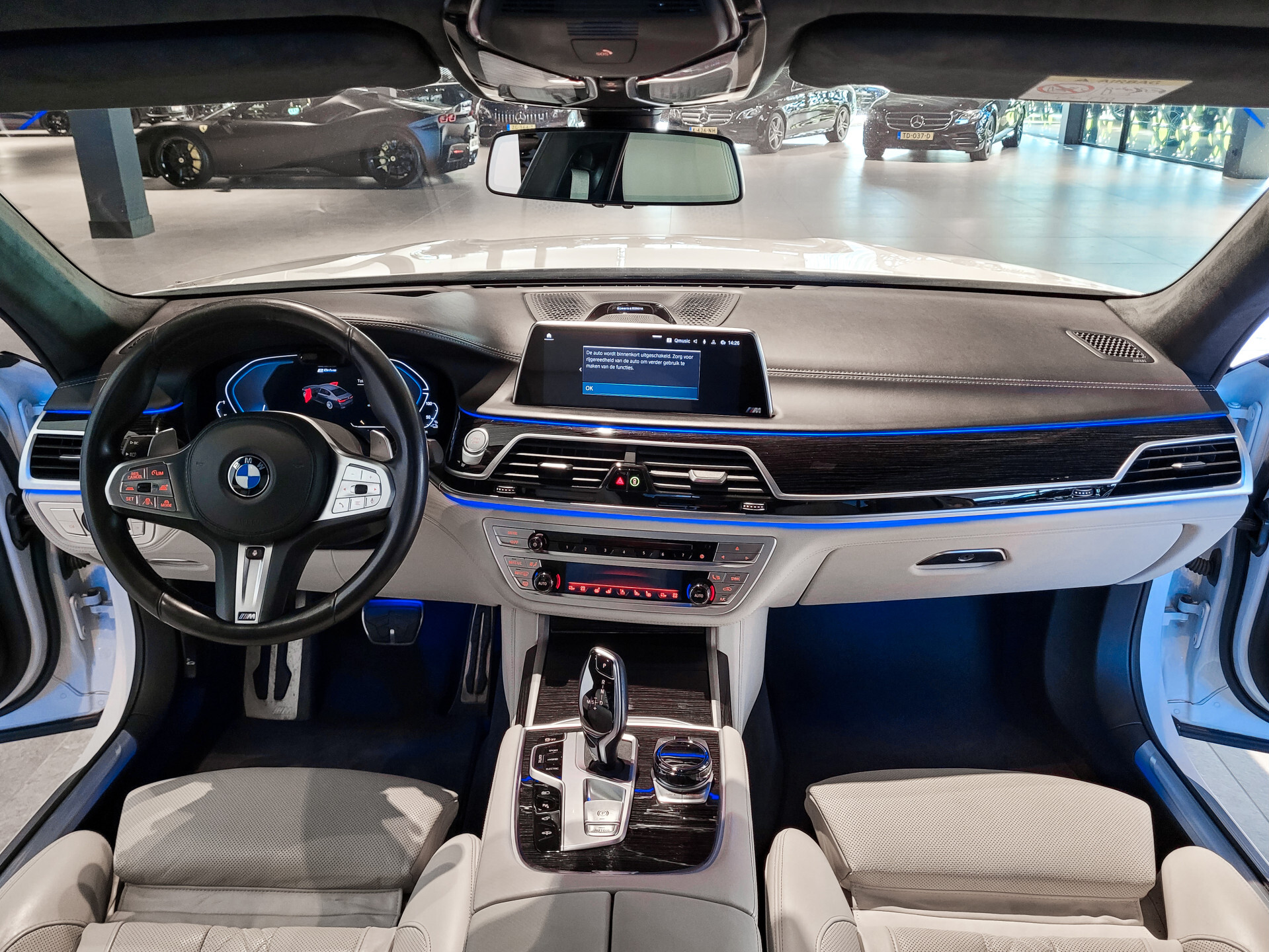 BMW 7 Serie 745Le xDrive M-Sport High Executive Lounge Seating | Klaptafels | B&W | 4*Massage | Laser | Sky Lounge Foto 36