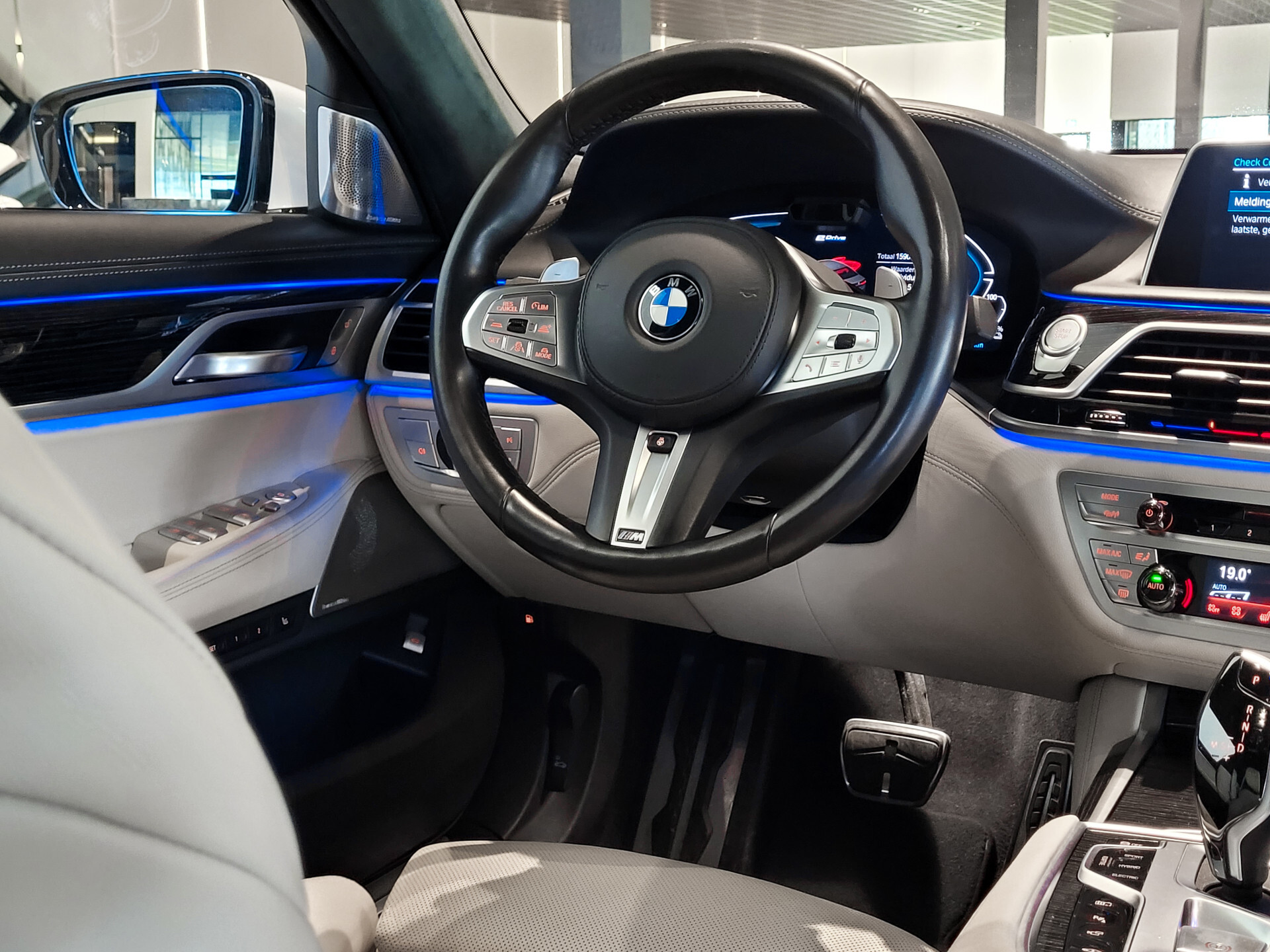 BMW 7 Serie 745Le xDrive M-Sport High Executive Lounge Seating | Klaptafels | B&W | 4*Massage | Laser | Sky Lounge Foto 44