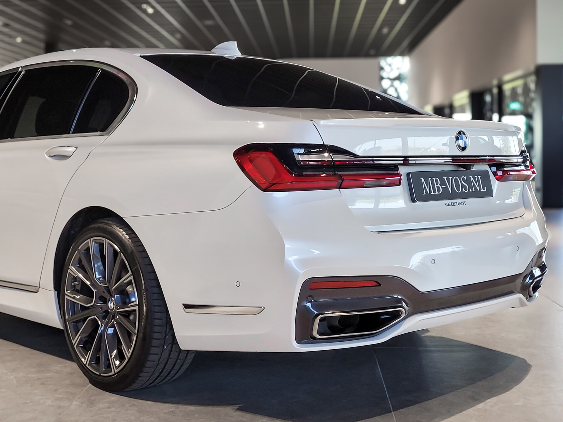 BMW 7 Serie 745Le xDrive M-Sport High Executive Lounge Seating | Klaptafels | B&W | 4*Massage | Laser | Sky Lounge Foto 57