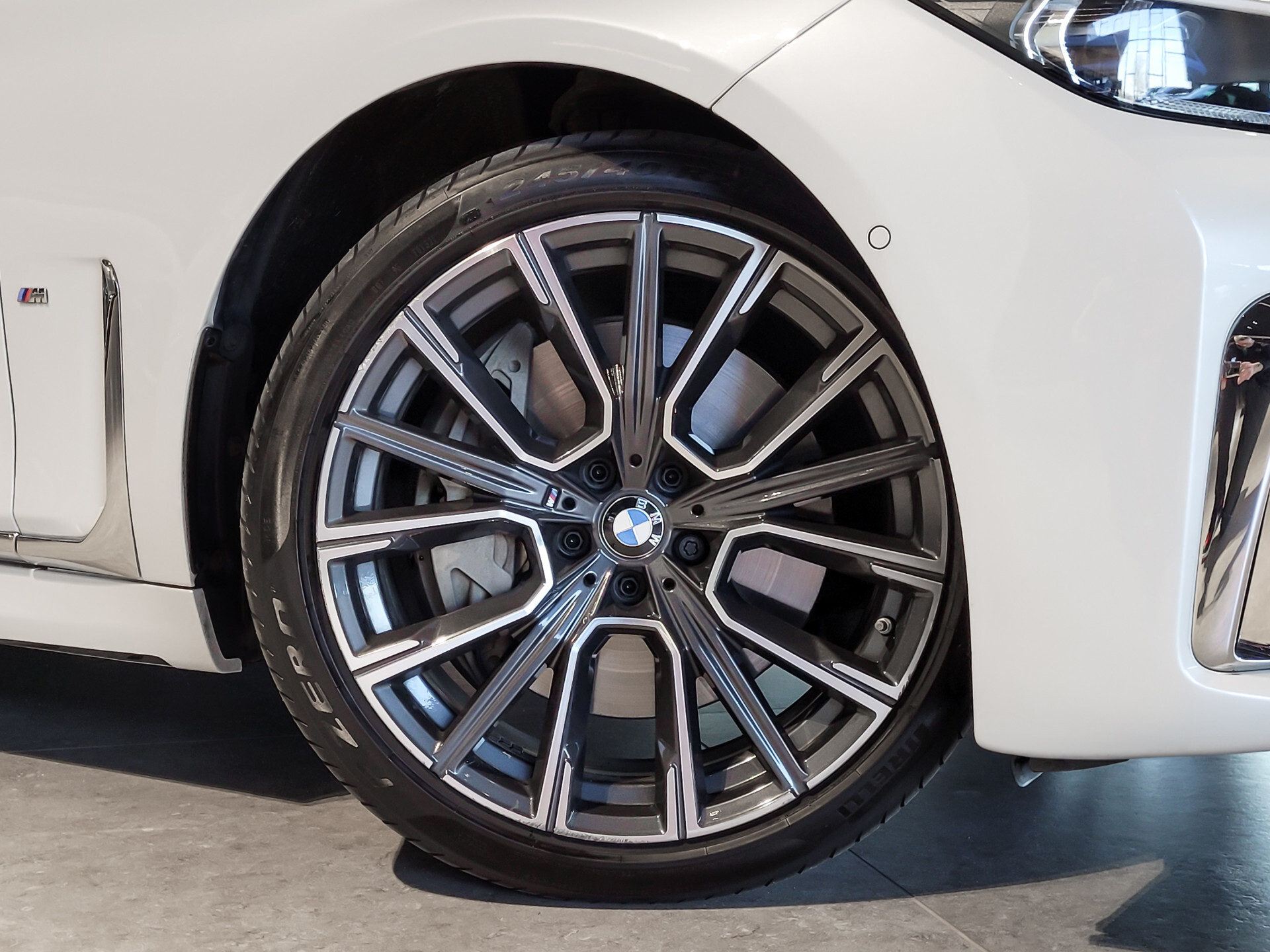 BMW 7 Serie 745Le xDrive M-Sport High Executive Lounge Seating | Klaptafels | B&W | 4*Massage | Laser | Sky Lounge Foto 58