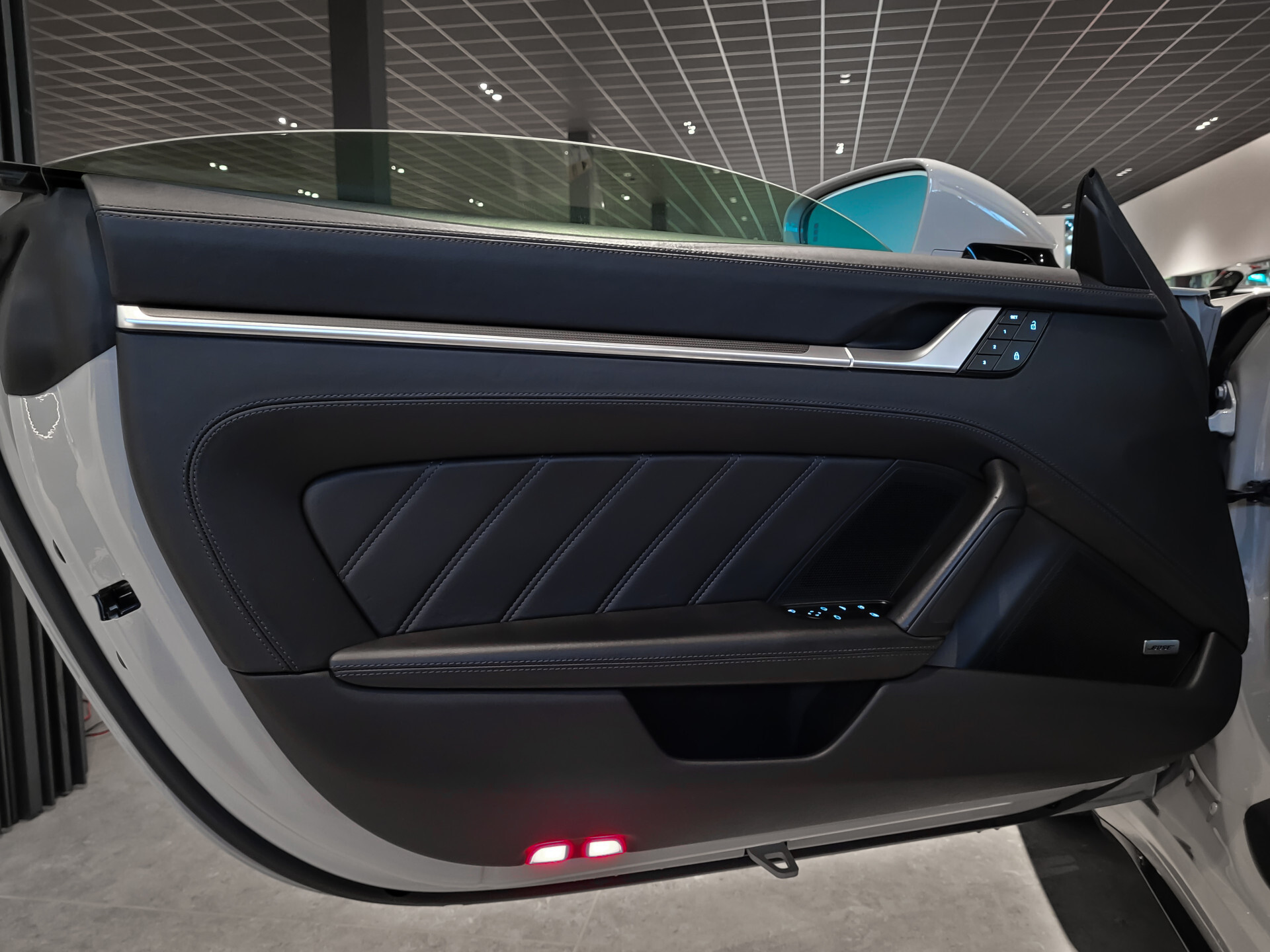 Porsche 911 Cabrio 3.8 Turbo S Aerokit | Ceramic | Lift | PP | Sportuitlaat | Stoelkoeling | Innodrive | Keyless | Krijt Foto 10