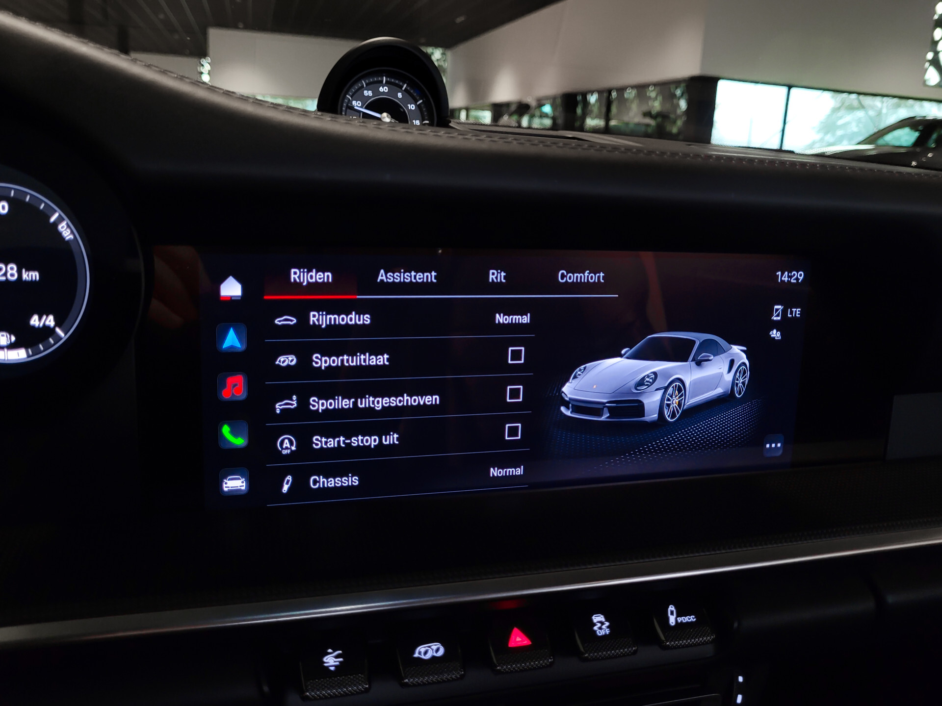 Porsche 911 Cabrio 3.8 Turbo S Aerokit | Ceramic | Lift | PP | Sportuitlaat | Stoelkoeling | Innodrive | Keyless | Krijt Foto 17