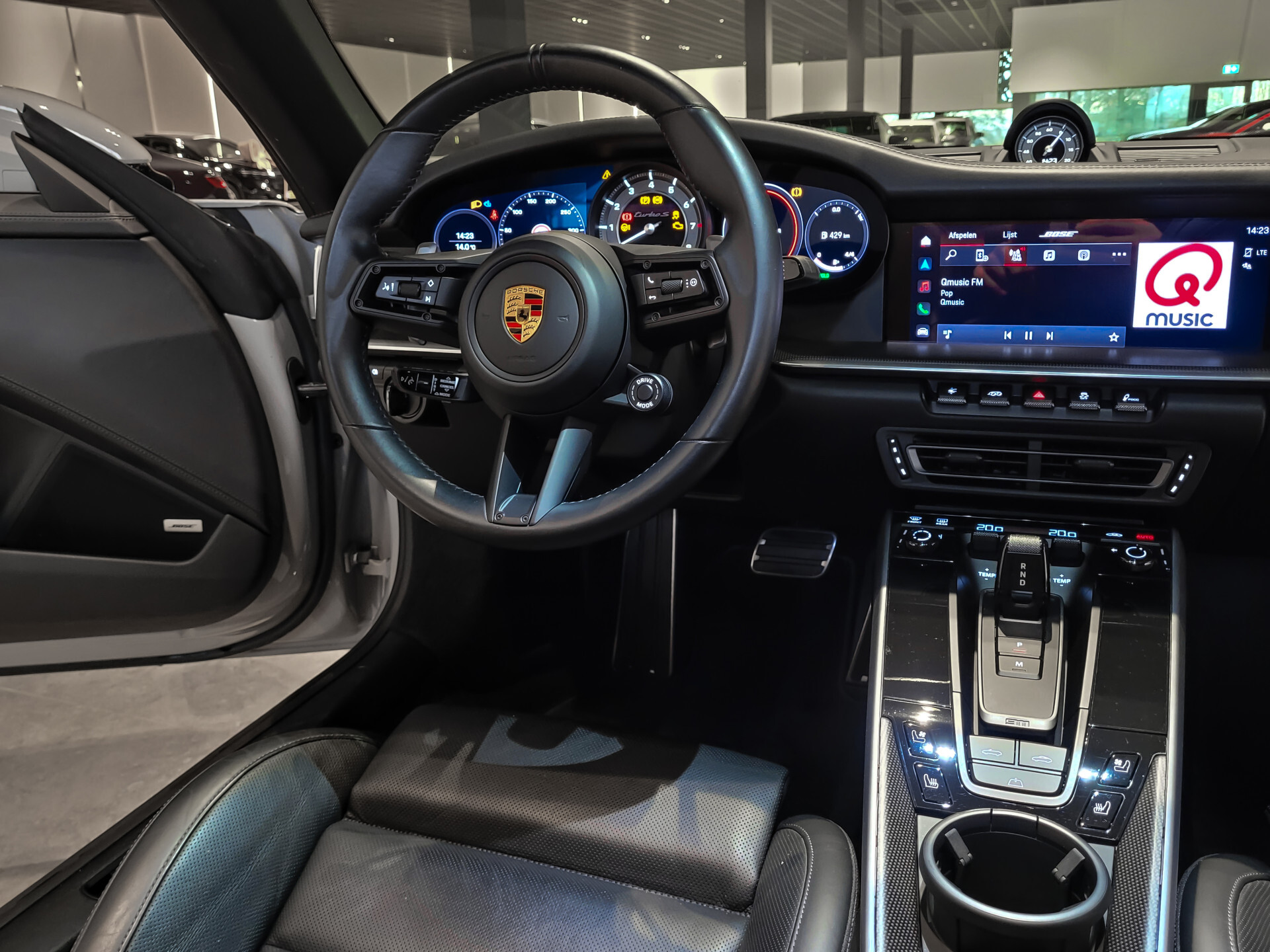 Porsche 911 Cabrio 3.8 Turbo S Aerokit | Ceramic | Lift | PP | Sportuitlaat | Stoelkoeling | Innodrive | Keyless | Krijt Foto 36