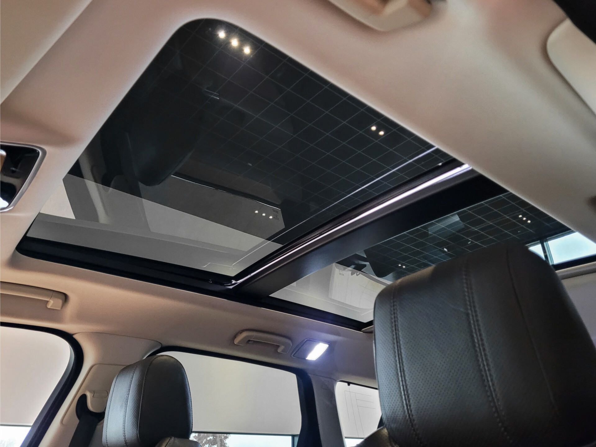 Land Rover Range Rover Sport 3.0 SDV6 HSE Dynamic Panorama | 21" | Camera | 4xStoelverwarming | Ambientlight Foto 31