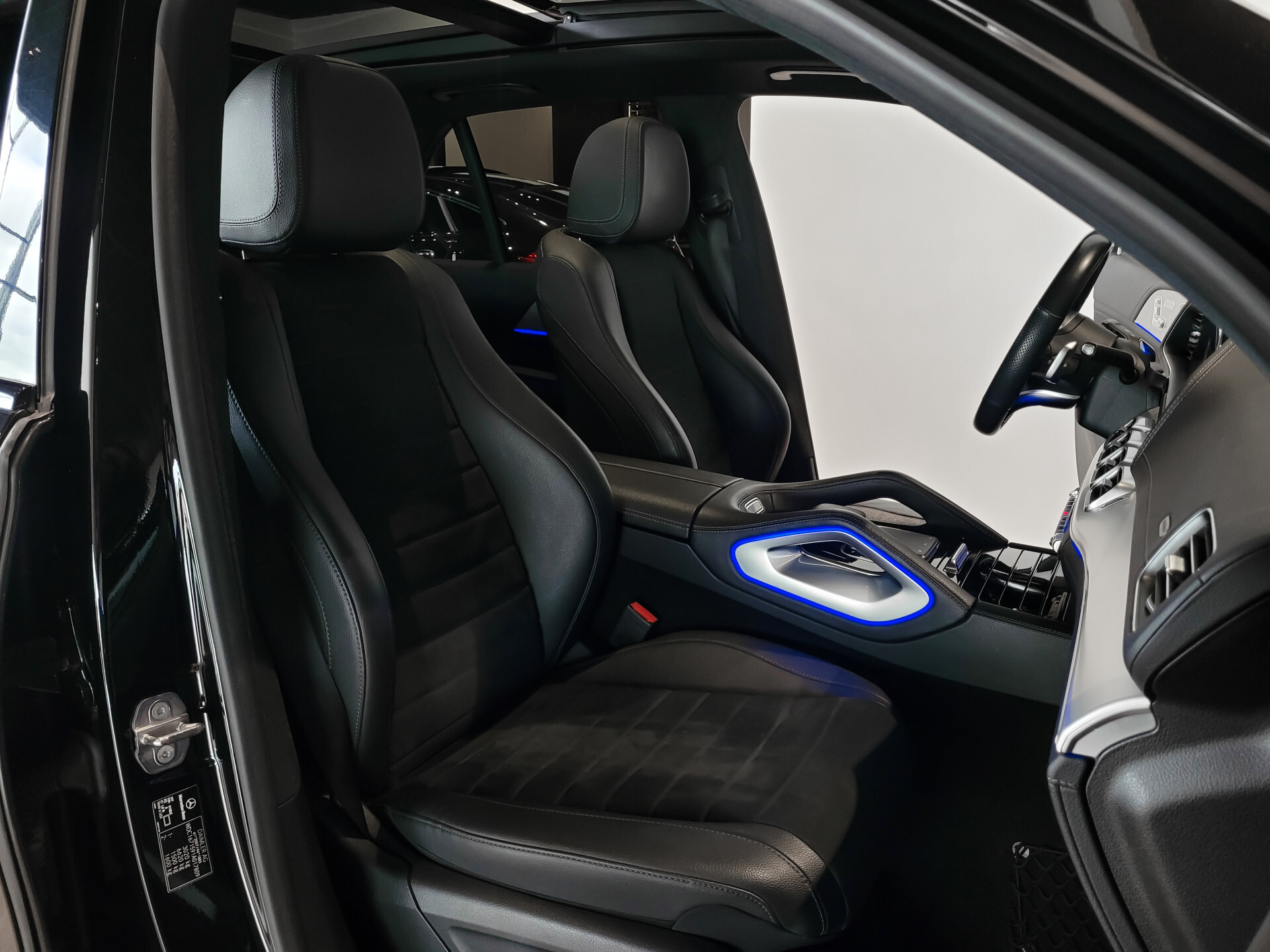 Mercedes-Benz GLE 450 4-M AMG Night | Luchtvering | Keyless | ACC | Pano | Trekhaak | Burmester | Mem | 360 | BTW Aut9 Foto 6