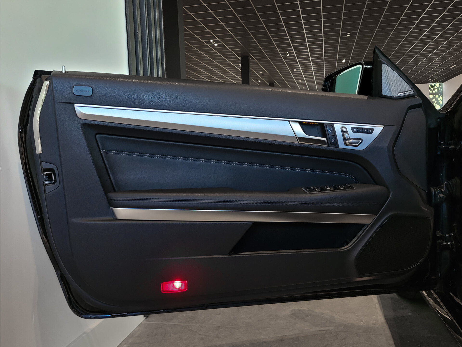 Mercedes-Benz E-Klasse Cabrio 500 AMG Distronic | Keyless | Harman-Kardon | 19" | Aircap-scarf | Camera | Aut7 Foto 10