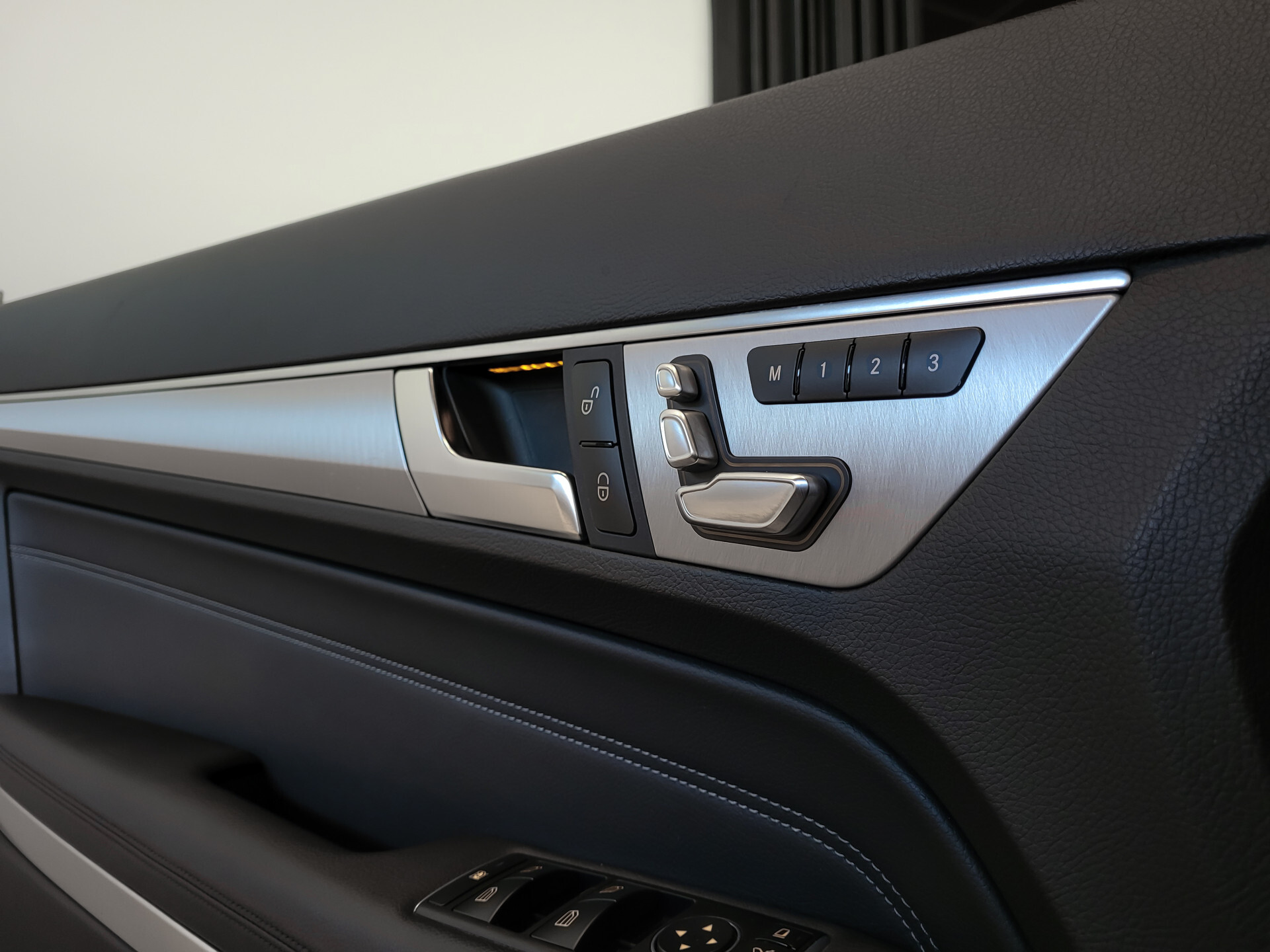 Mercedes-Benz E-Klasse Cabrio 500 AMG Distronic | Keyless | Harman-Kardon | 19" | Aircap-scarf | Camera | Aut7 Foto 12