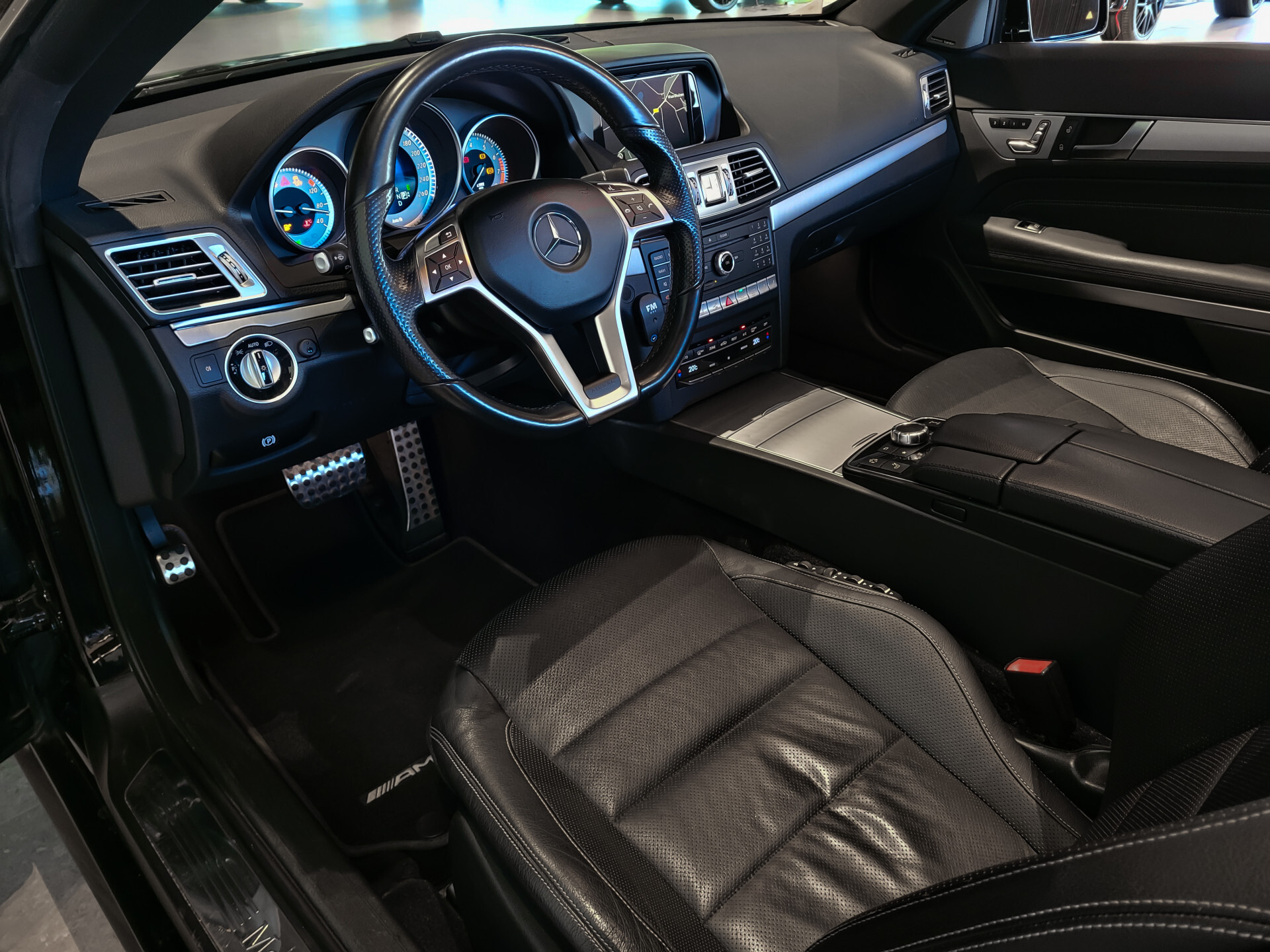 Mercedes-Benz E-Klasse Cabrio 500 AMG Distronic | Keyless | Harman-Kardon | 19" | Aircap-scarf | Camera | Aut7 Foto 20