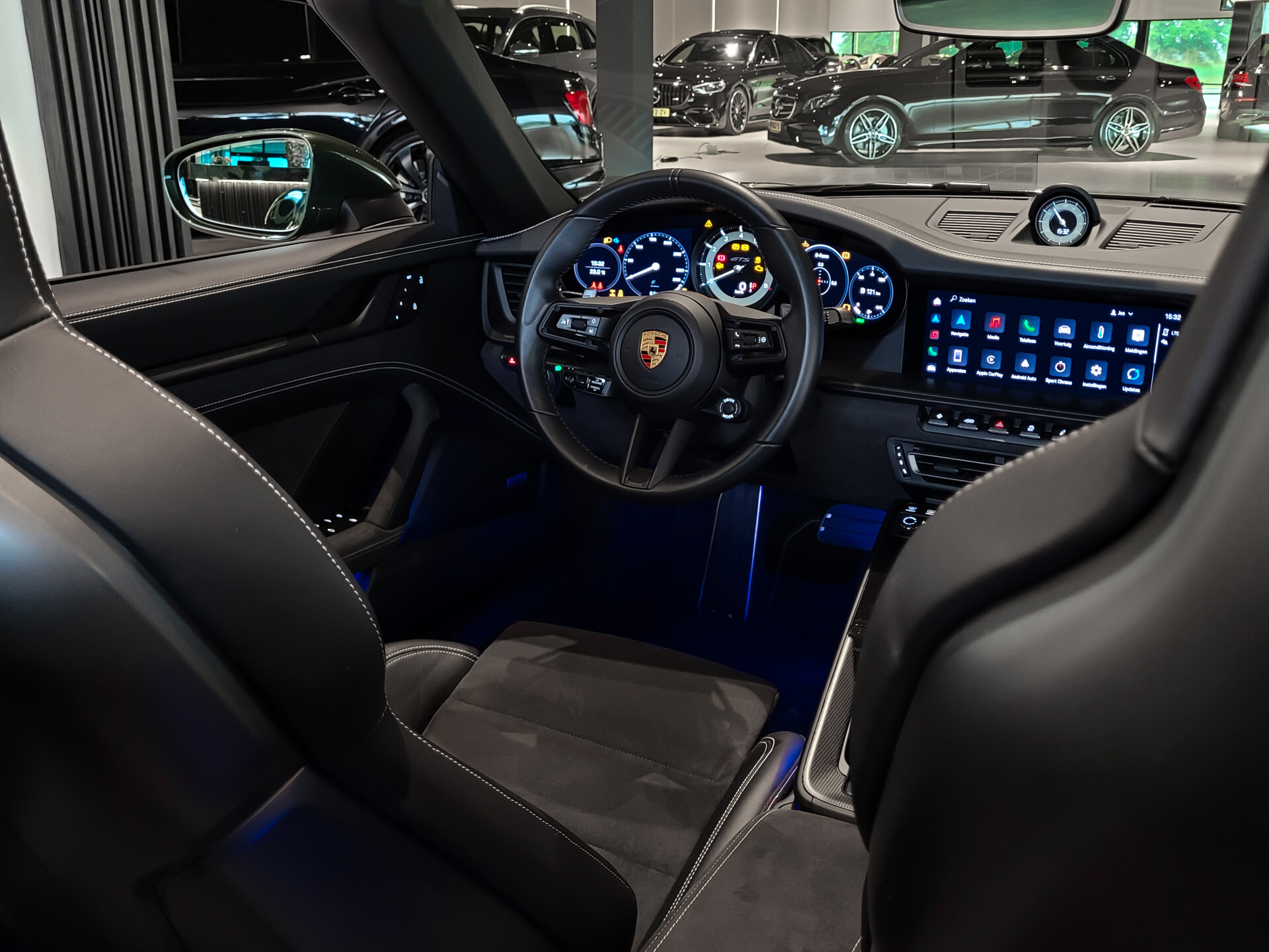 Porsche 911 Cabrio 3.0 Carrera 4 GTS Achterassturing | 18-weg | Bose | Keyless | ACC | Carbon | 360 | PPF | New service Foto 26