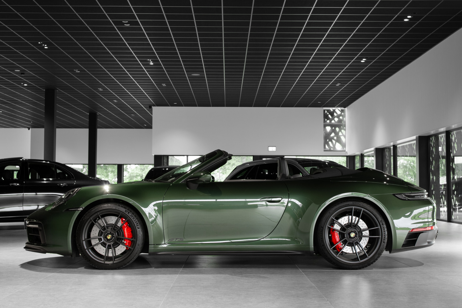 Porsche 911 Cabrio 3.0 Carrera 4 GTS Achterassturing | 18-weg | Bose | Keyless | ACC | Carbon | 360 | PPF | New service Foto 7