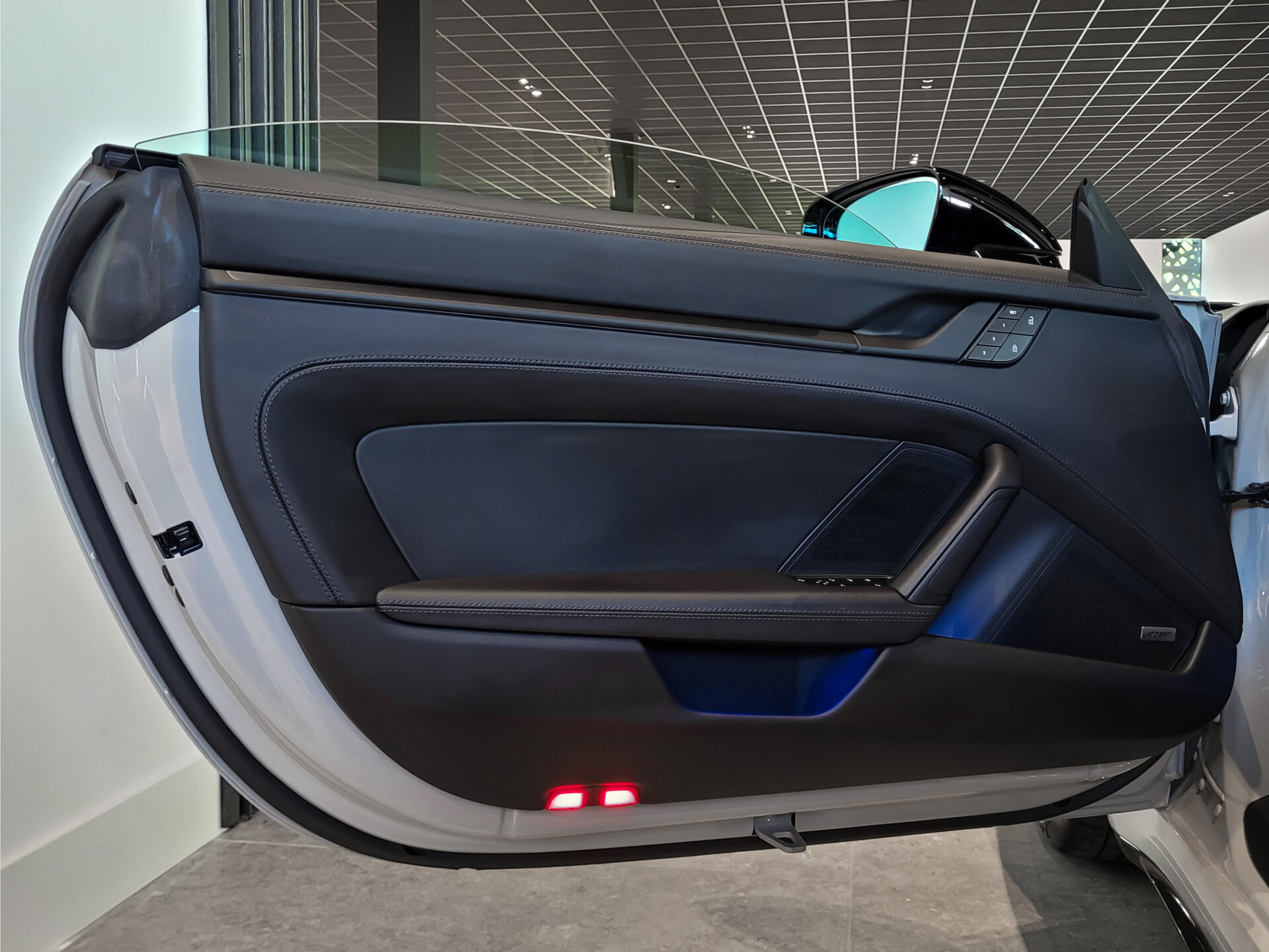 Porsche 911 Cabrio 3.0 Carrera 4 GTS Lift | Acc | Bosé | 18-voudig | Stoelkoeling | Keyless | New Service Foto 10