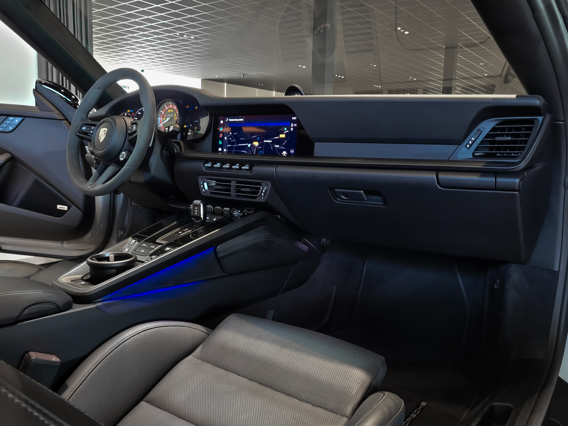 Porsche 911 Cabrio 3.0 Carrera 4 GTS Lift | Acc | Bosé | 18-voudig | Stoelkoeling | Keyless | New Service Foto 27