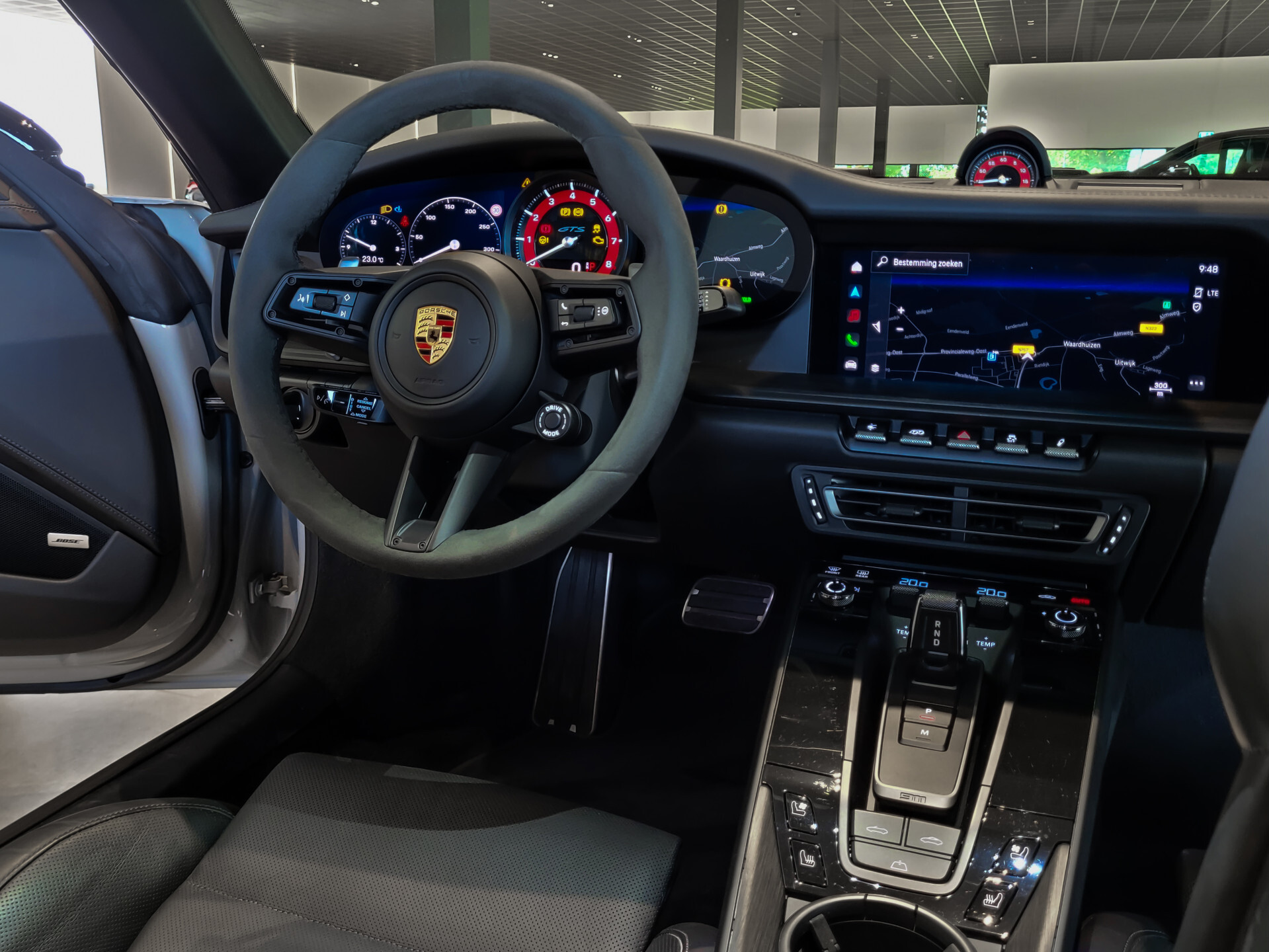 Porsche 911 Cabrio 3.0 Carrera 4 GTS Lift | Acc | Bosé | 18-voudig | Stoelkoeling | Keyless | New Service Foto 28