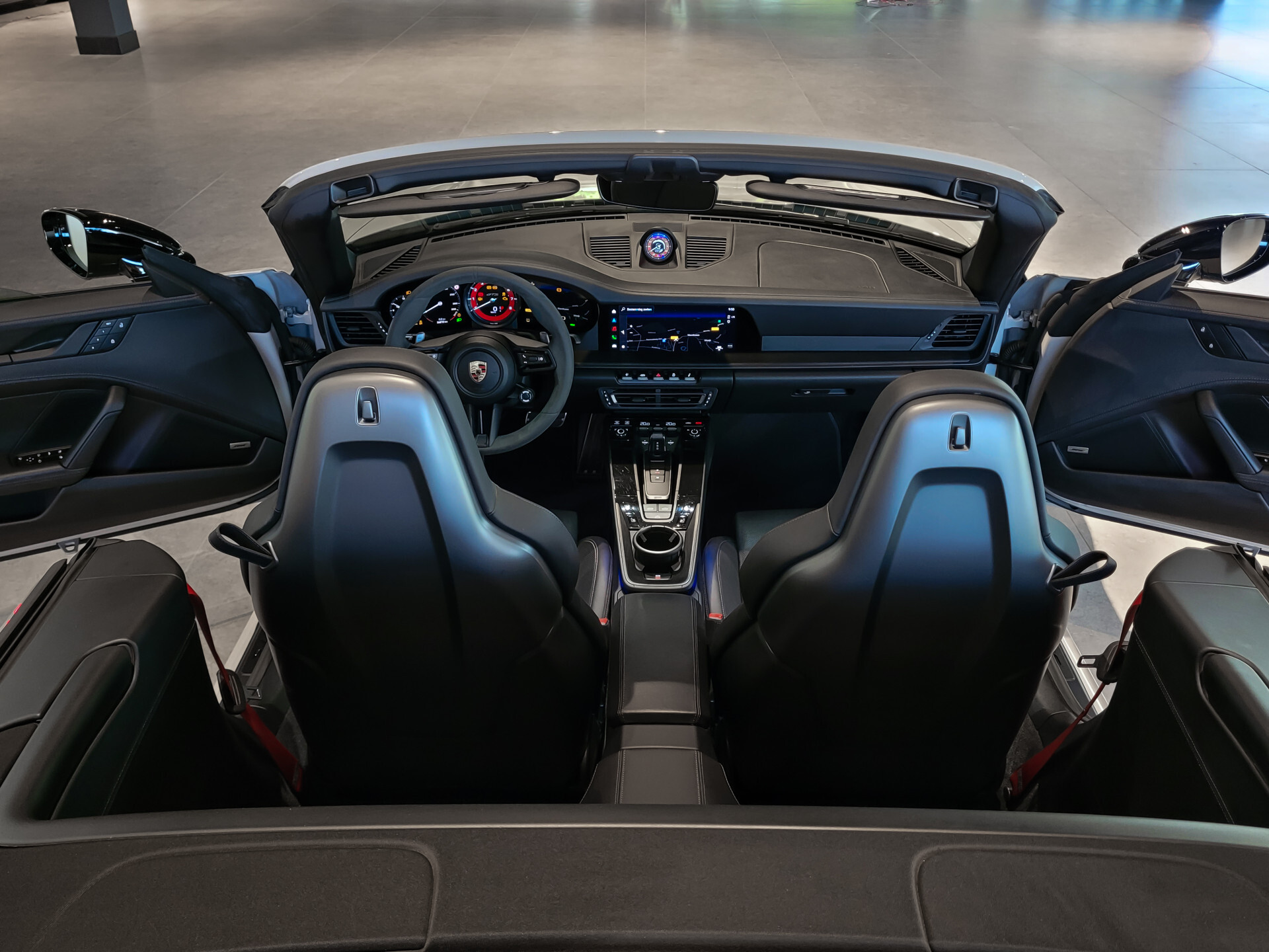 Porsche 911 Cabrio 3.0 Carrera 4 GTS Lift | Acc | Bosé | 18-voudig | Stoelkoeling | Keyless | New Service Foto 29