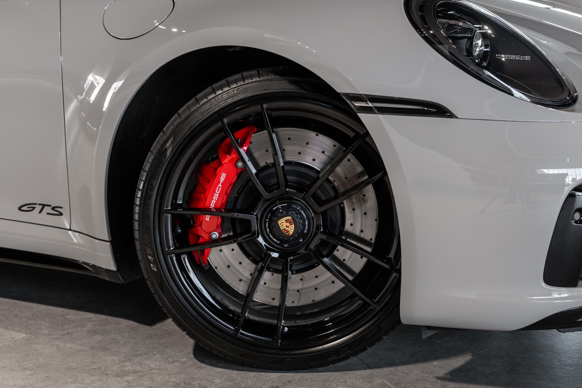 Porsche 911 Cabrio 3.0 Carrera 4 GTS Lift | Acc | Bosé | 18-voudig | Stoelkoeling | Keyless | New Service Foto 33