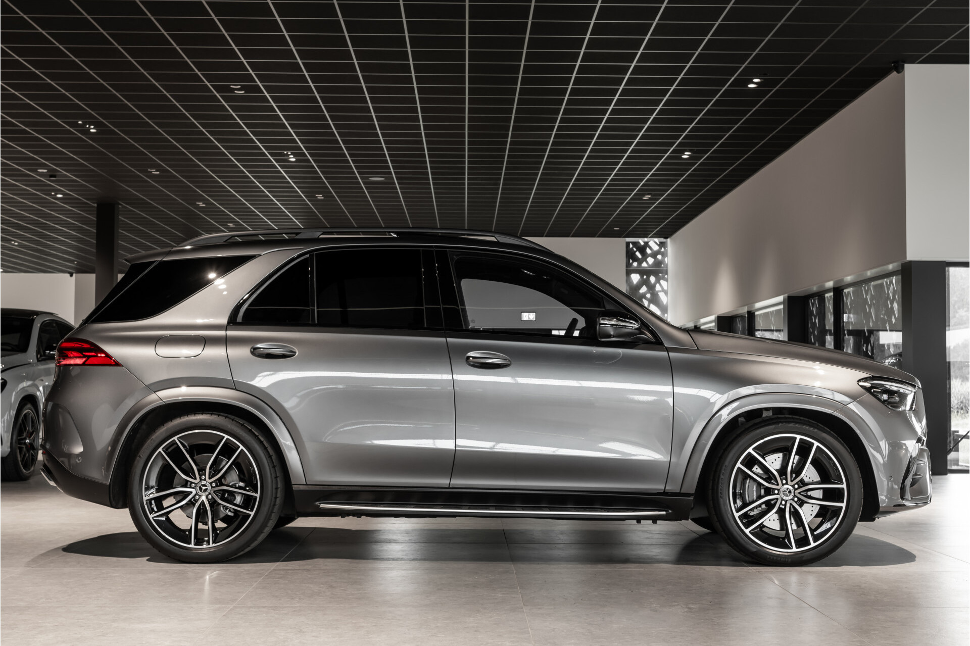Mercedes-Benz GLE 450 d 4-M AMG 7-Pers | Keyless | ACC | HUD | Standkachel | 360 | Stoelkoeling | Pano | Luchtvering | Air-Balance Foto 3