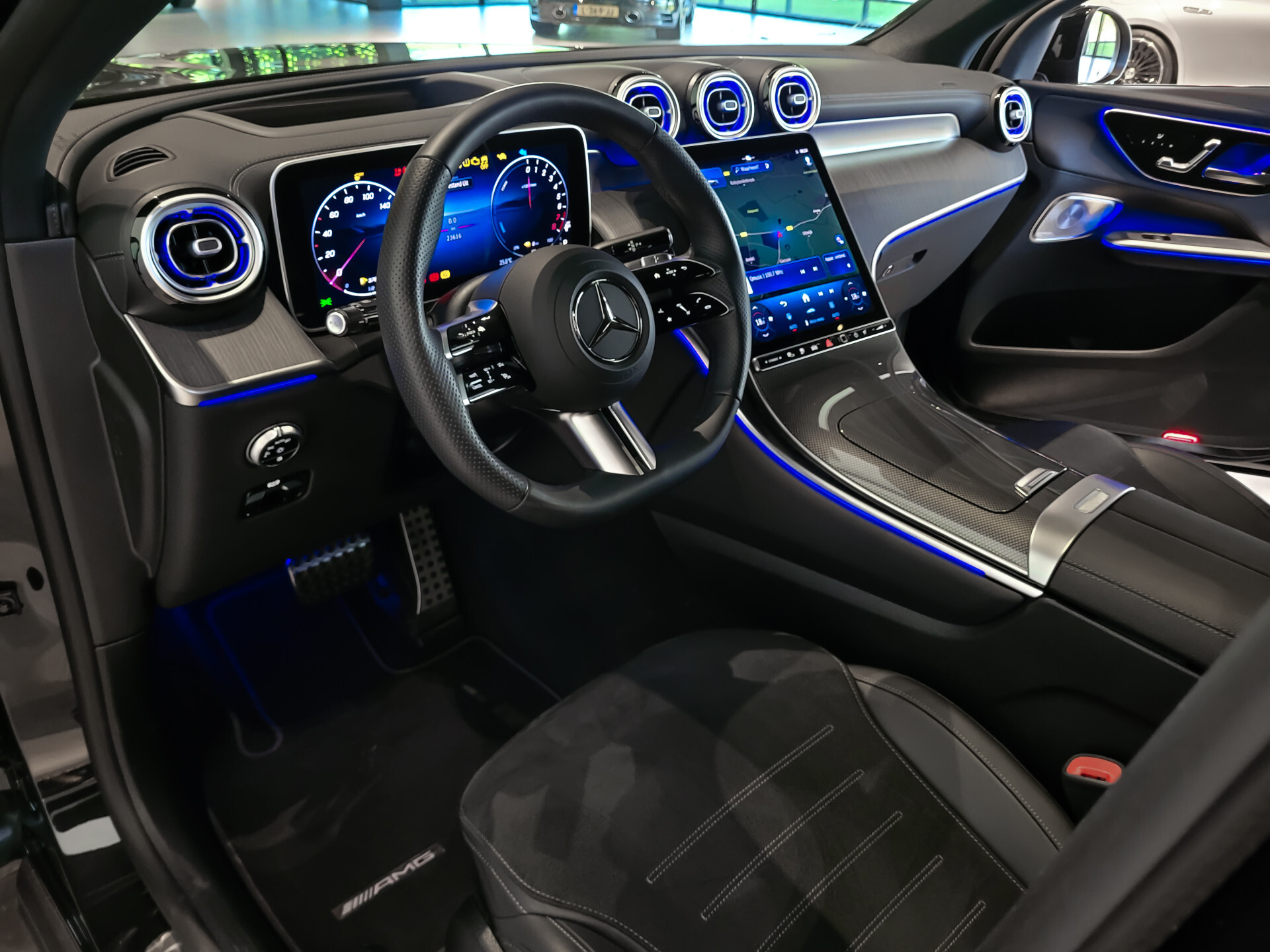 Mercedes-Benz GLC Coupé 400e 4-M AMG Night | Achterassturing | Luchtvering | ACC | Keyless | HUD | Trekhaak | 360 | Burmester | Mem Foto 17