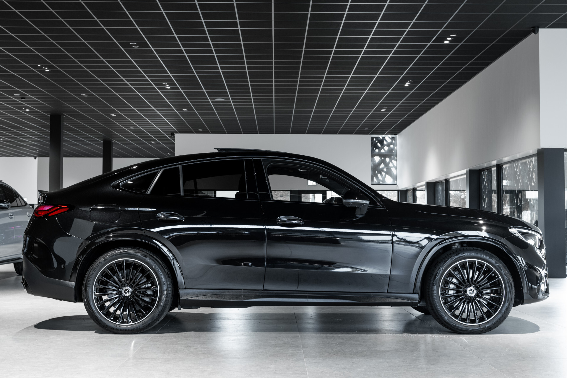 Mercedes-Benz GLC Coupé 400e 4-M AMG Night | Achterassturing | Luchtvering | ACC | Keyless | HUD | Trekhaak | 360 | Burmester | Mem Foto 3