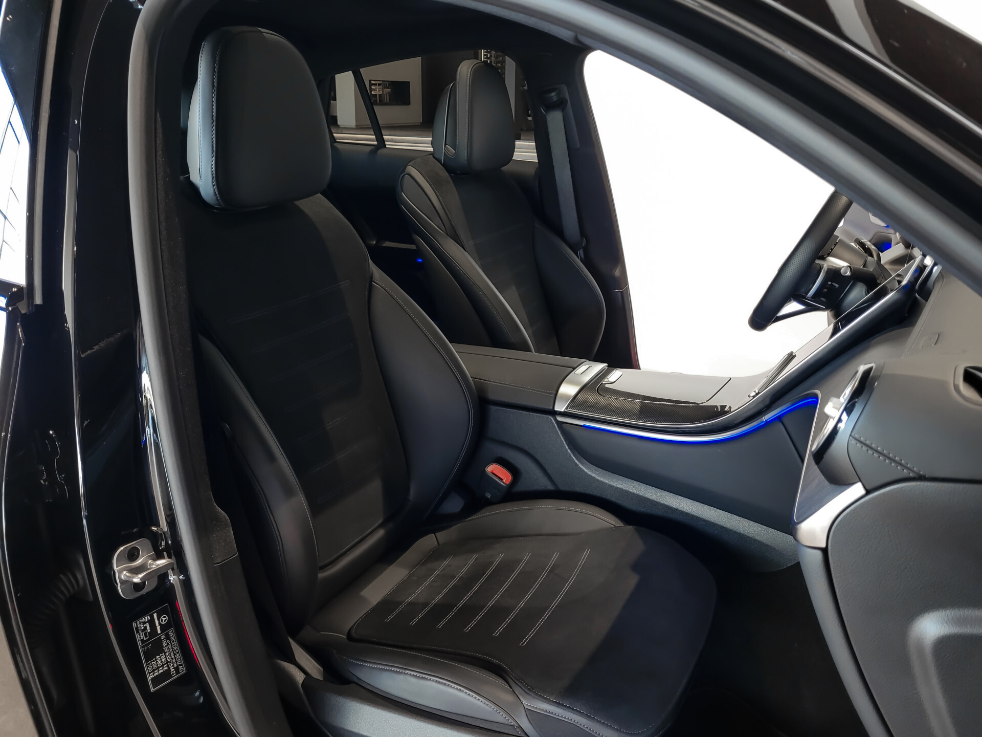 Mercedes-Benz GLC Coupé 400e 4-M AMG Night | Achterassturing | Luchtvering | ACC | Keyless | HUD | Trekhaak | 360 | Burmester | Mem Foto 6