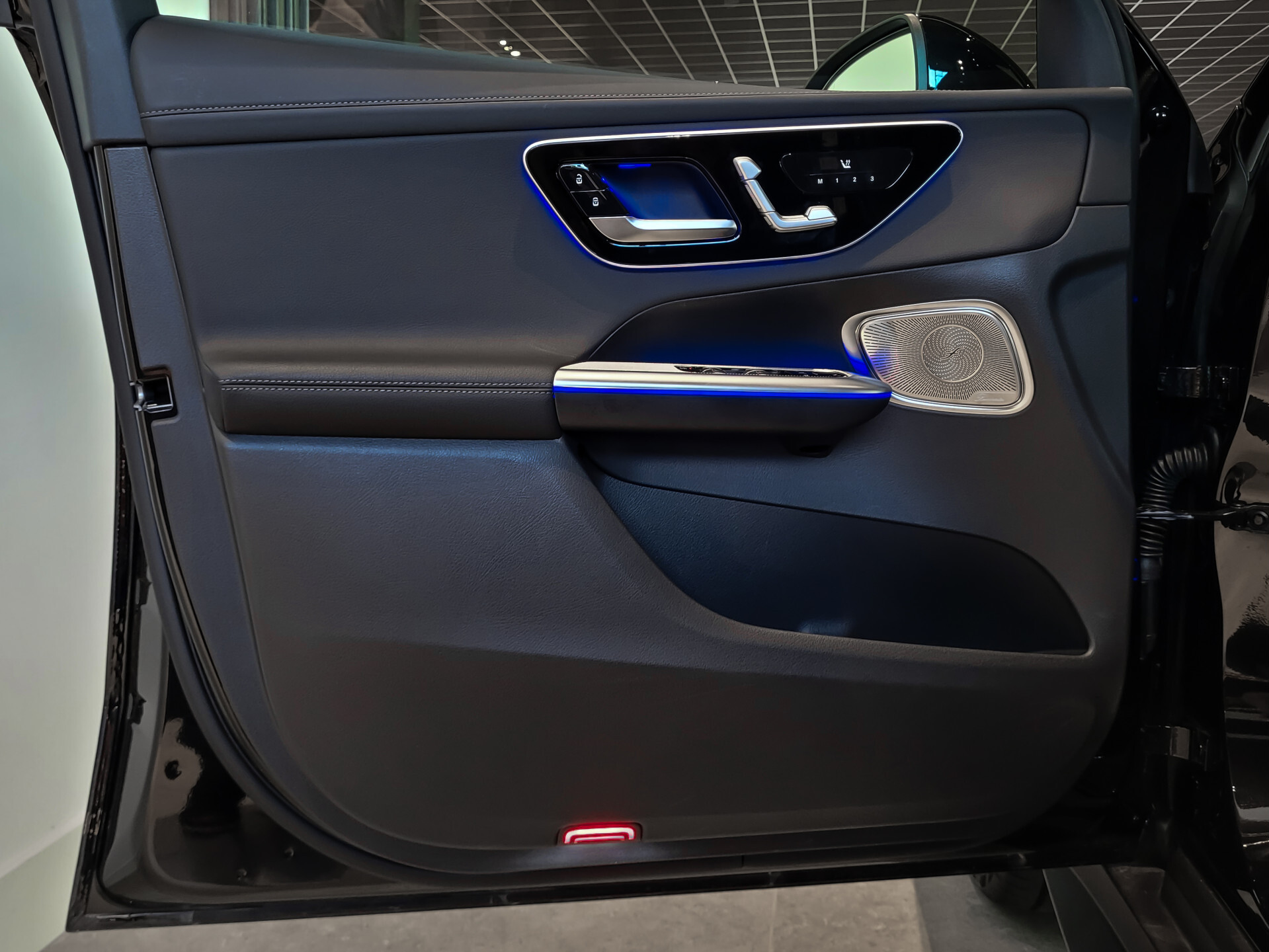 Mercedes-Benz GLC Coupé 400e 4-M AMG Night | Achterassturing | Luchtvering | ACC | Keyless | HUD | Trekhaak | 360 | Burmester | Mem Foto 9