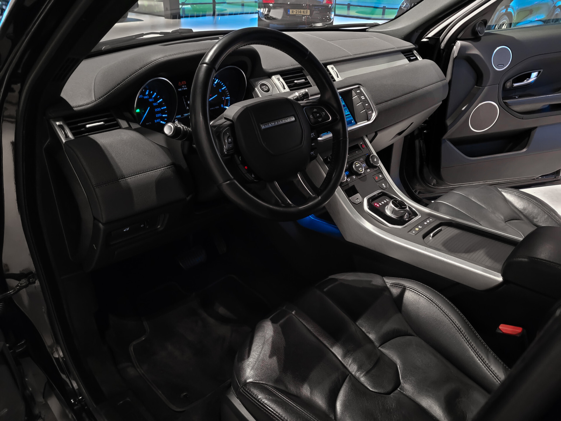 Land Rover Range Rover Evoque 2.0 Si 4WD Pure Business Edition Panorama | Meridian | Blackline | Trekhaak | NL Auto | New Service Foto 14