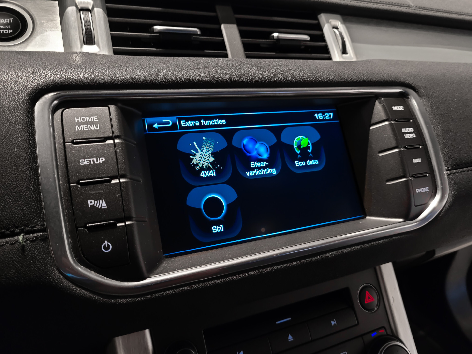 Land Rover Range Rover Evoque 2.0 Si 4WD Pure Business Edition Panorama | Meridian | Blackline | Trekhaak | NL Auto | New Service Foto 17