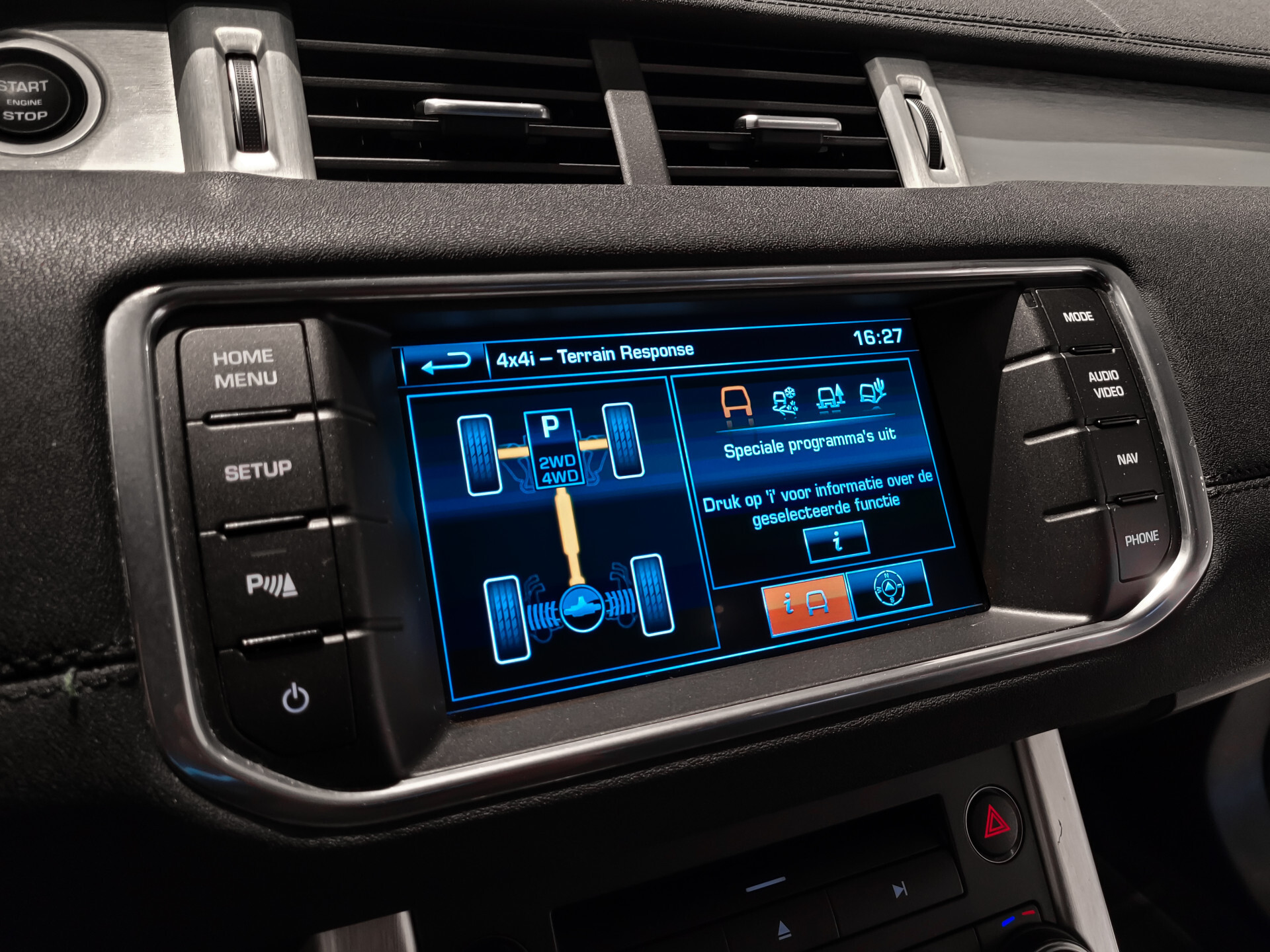 Land Rover Range Rover Evoque 2.0 Si 4WD Pure Business Edition Panorama | Meridian | Blackline | Trekhaak | NL Auto | New Service Foto 21