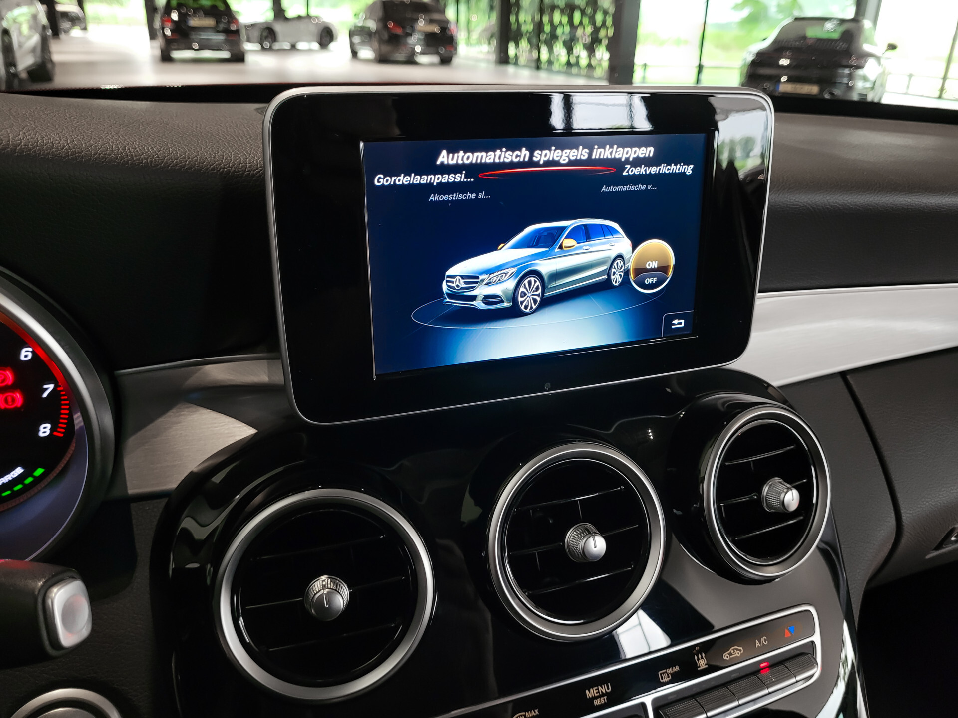 Mercedes-Benz C-Klasse Estate 350 e Lease Edition Distronic | Burmester | Leer | Trekhaak | Camera | Luchtvering | Sfeerverlichting Foto 15