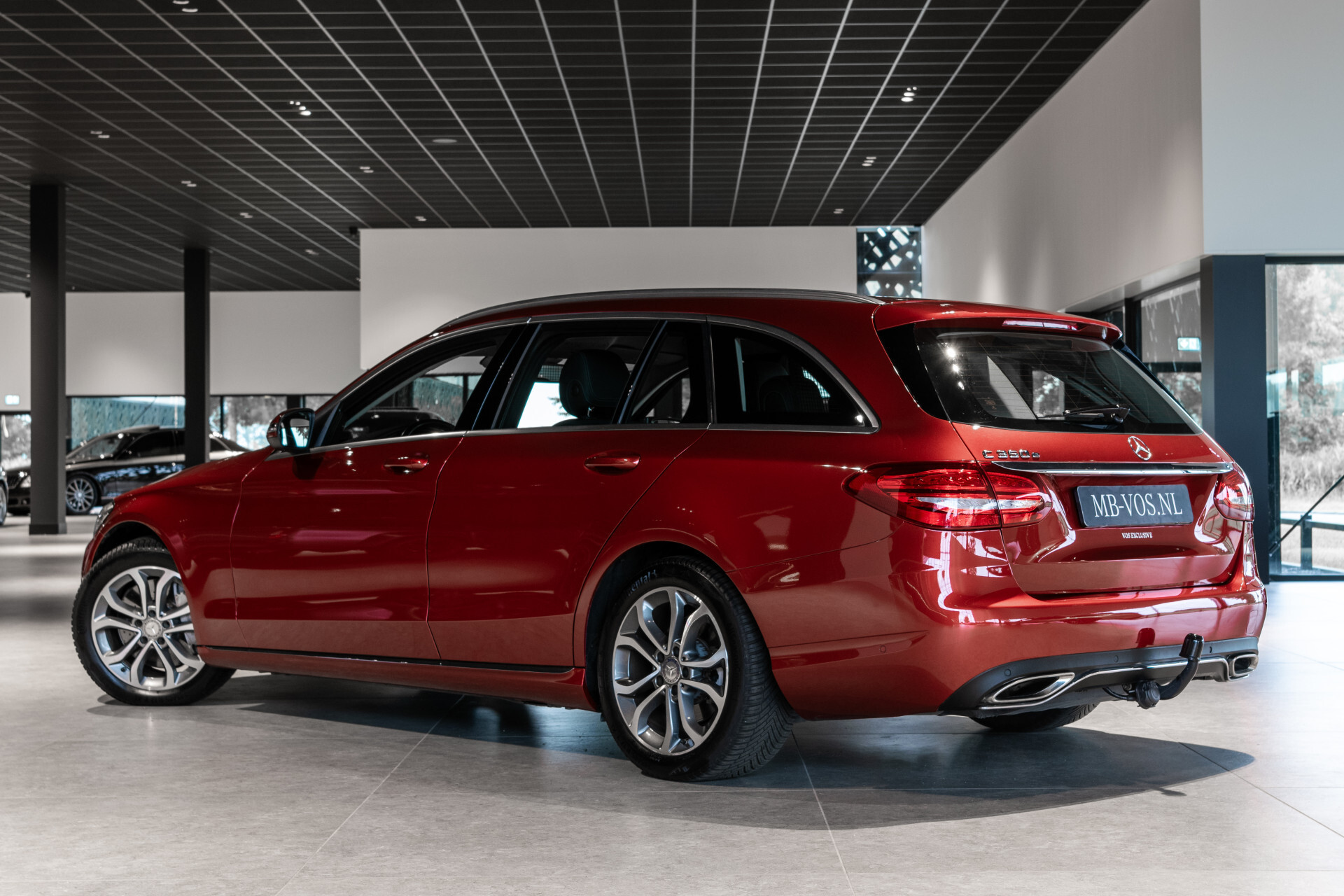 Mercedes-Benz C-Klasse Estate 350 e Lease Edition Distronic | Burmester | Leer | Trekhaak | Camera | Luchtvering | Sfeerverlichting Foto 2