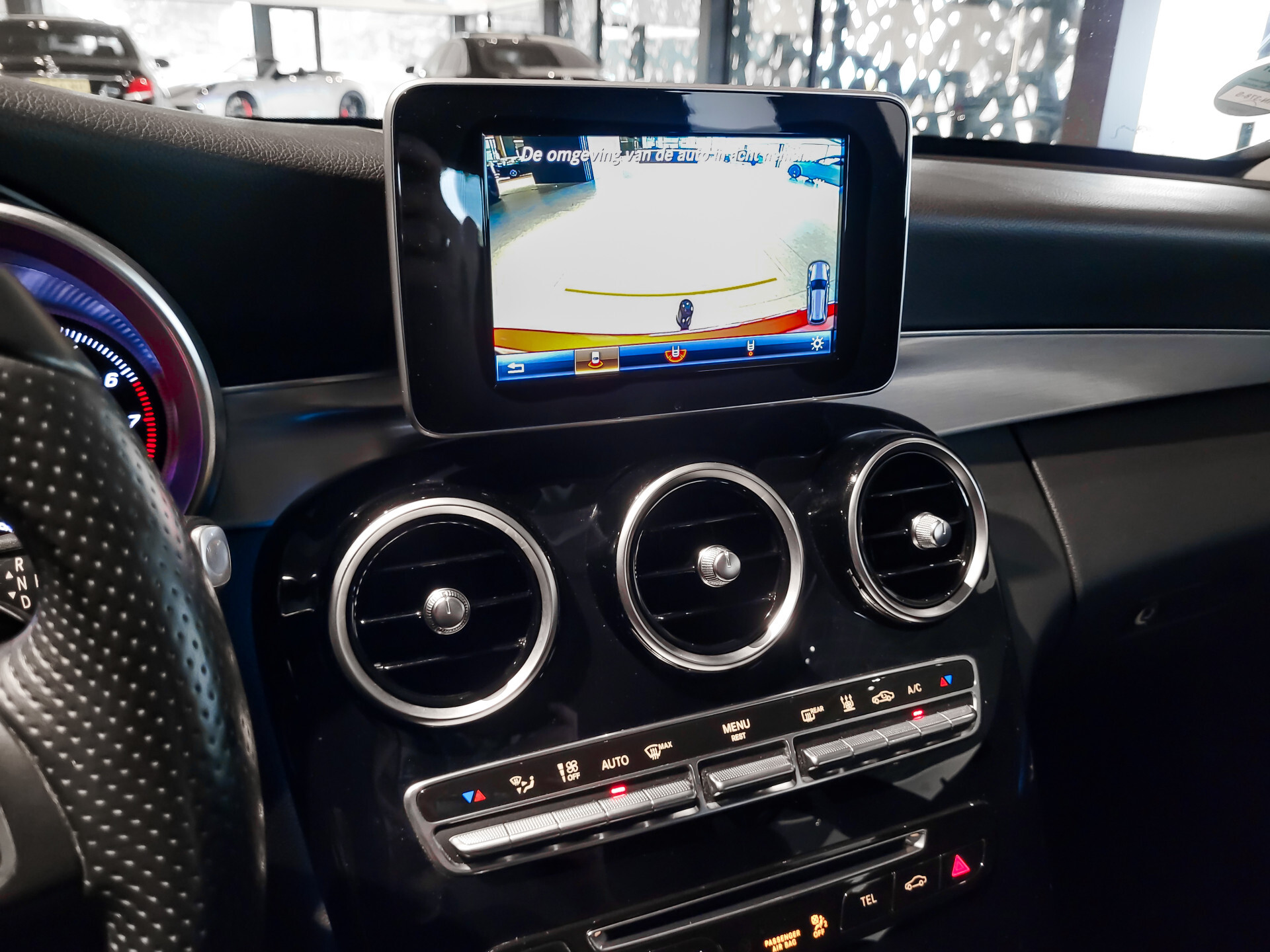 Mercedes-Benz C-Klasse Estate 350 e Lease Edition Distronic | Burmester | Leer | Trekhaak | Camera | Luchtvering | Sfeerverlichting Foto 21