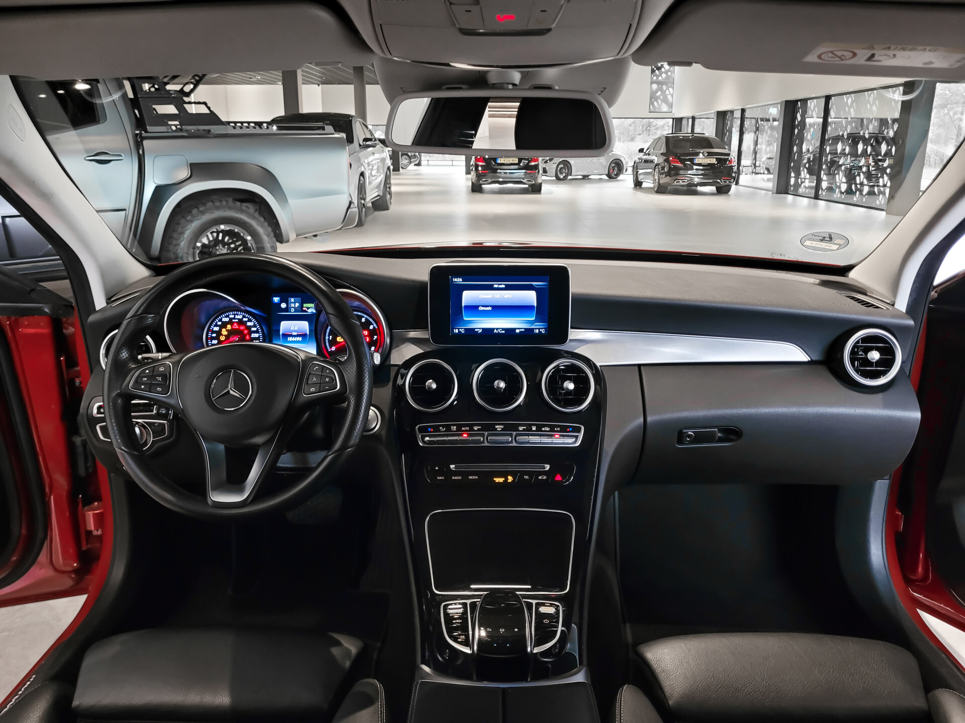 Mercedes-Benz C-Klasse Estate 350 e Lease Edition Distronic | Burmester | Leer | Trekhaak | Camera | Luchtvering | Sfeerverlichting Foto 23