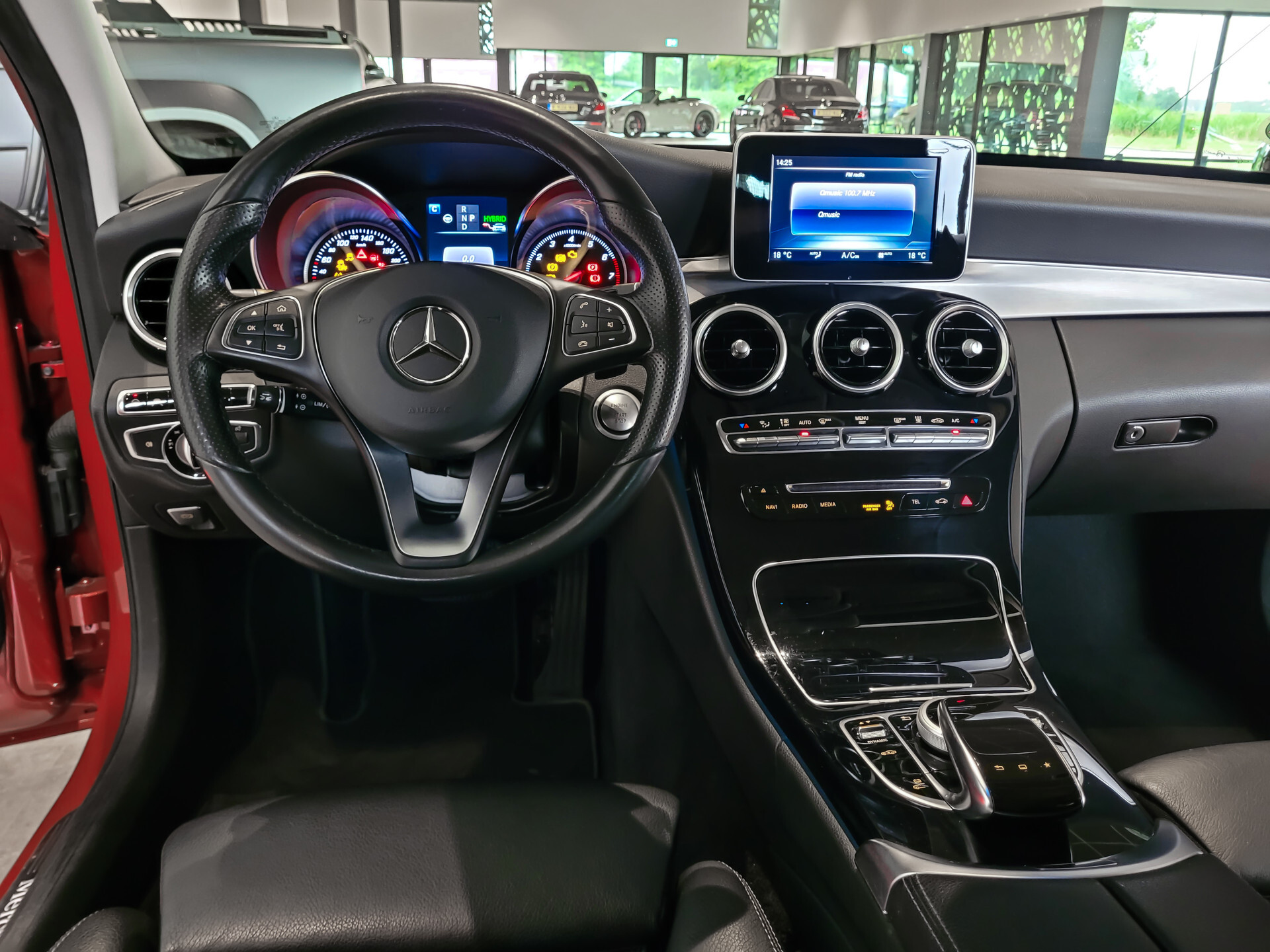 Mercedes-Benz C-Klasse Estate 350 e Lease Edition Distronic | Burmester | Leer | Trekhaak | Camera | Luchtvering | Sfeerverlichting Foto 24