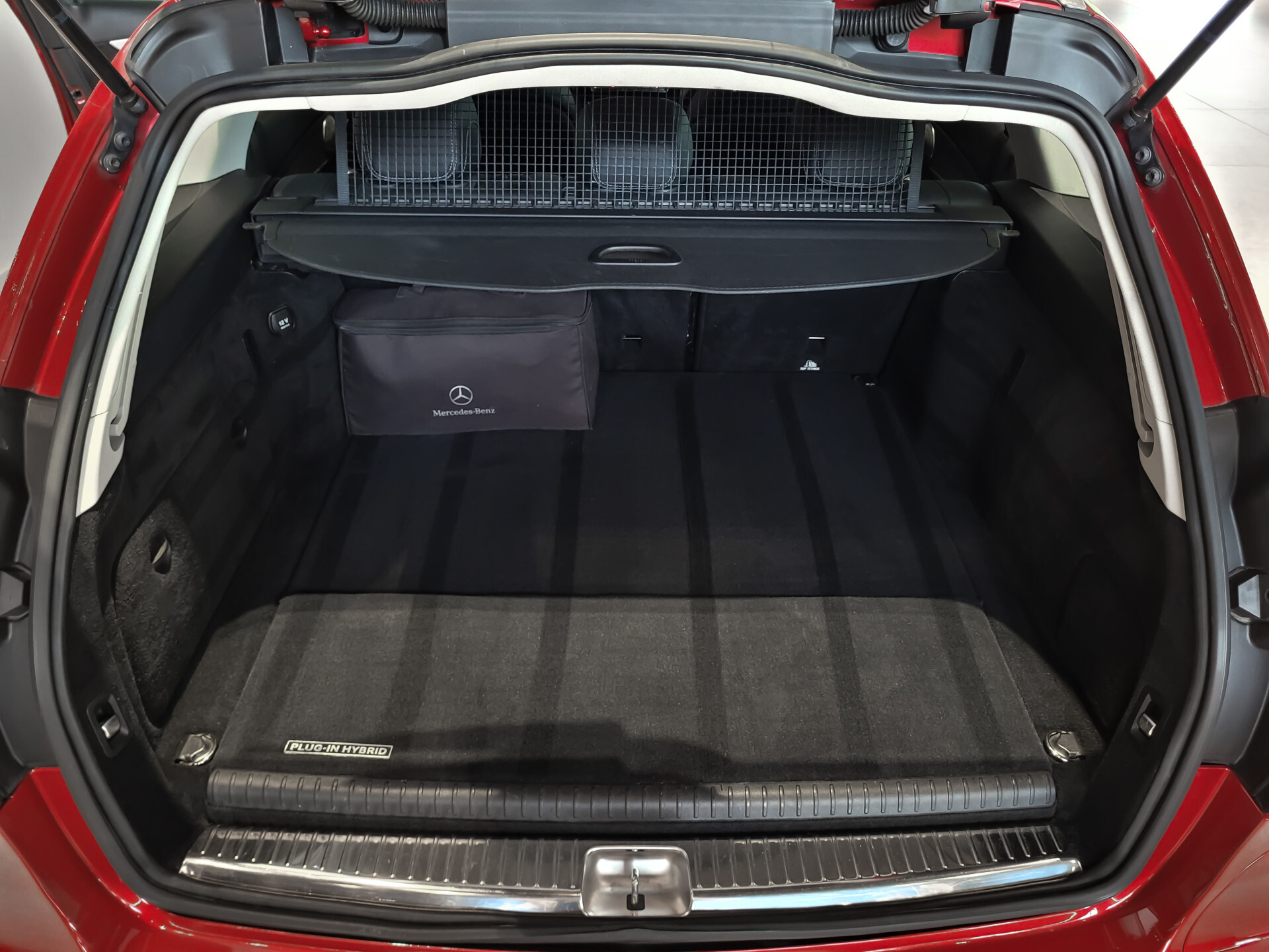 Mercedes-Benz C-Klasse Estate 350 e Lease Edition Distronic | Burmester | Leer | Trekhaak | Camera | Luchtvering | Sfeerverlichting Foto 28