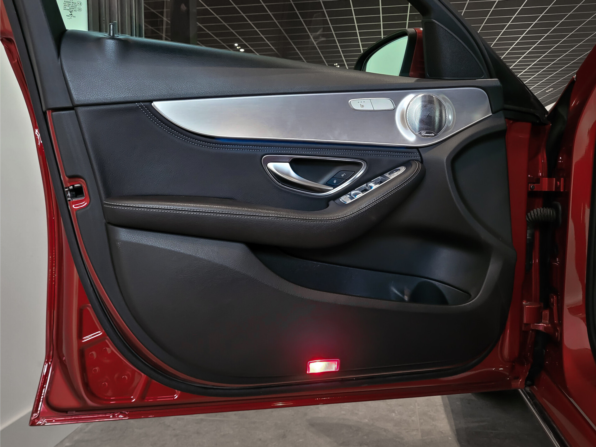 Mercedes-Benz C-Klasse Estate 350 e Lease Edition Distronic | Burmester | Leer | Trekhaak | Camera | Luchtvering | Sfeerverlichting Foto 8