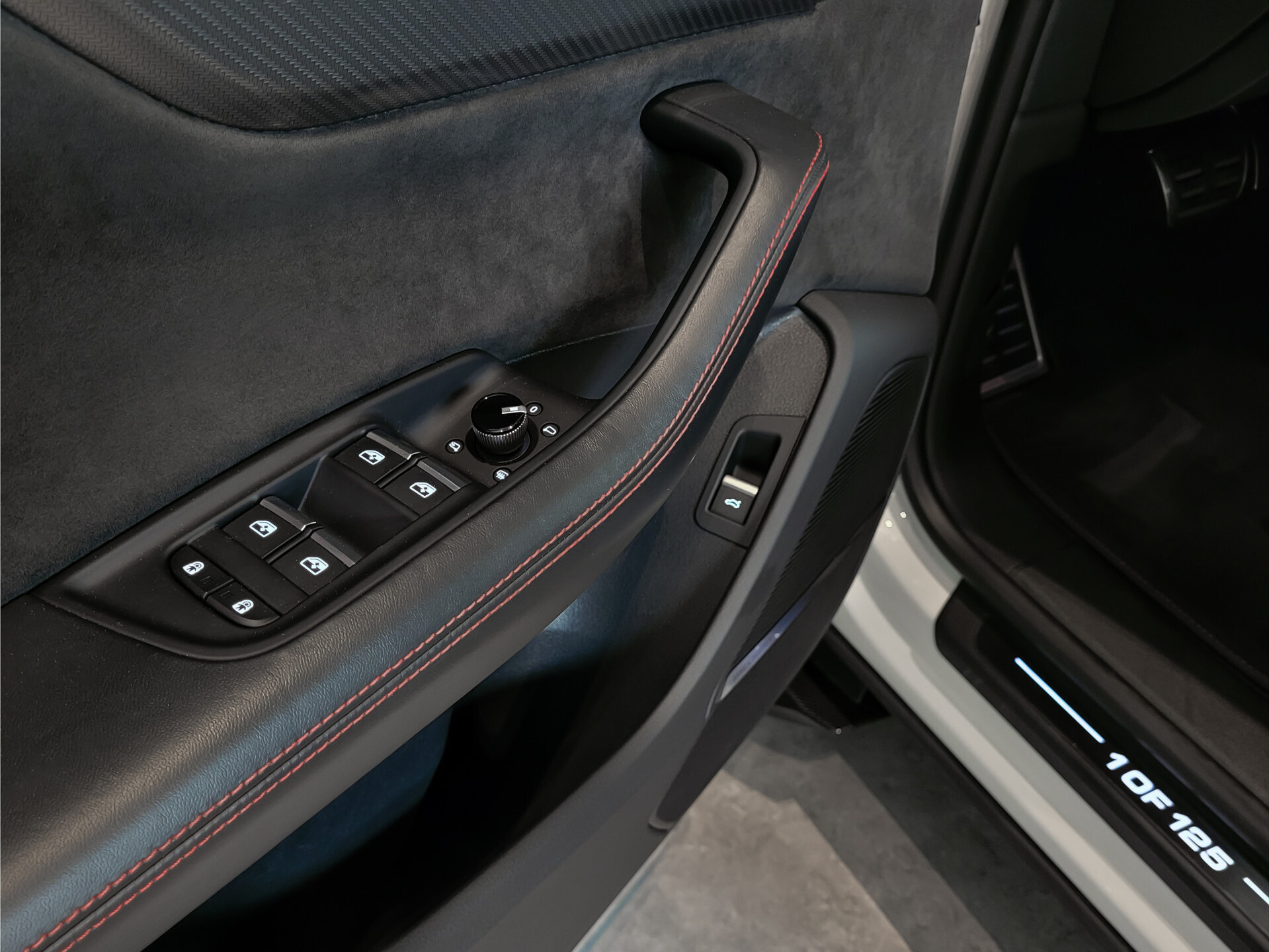 Audi RSQ8-R ABT 1 OF 125 740pk Gletscherwit metallic | Carbon | B&O | Massage | BTW Foto 15