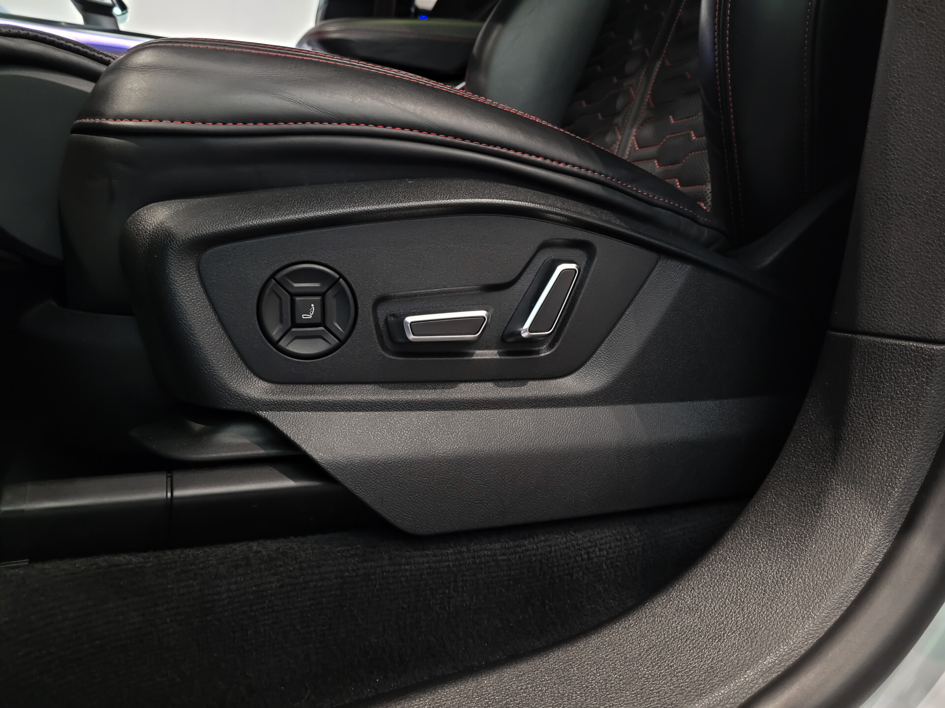 Audi RSQ8-R ABT 1 OF 125 740pk Gletscherwit metallic | Carbon | B&O | Massage | BTW Foto 27