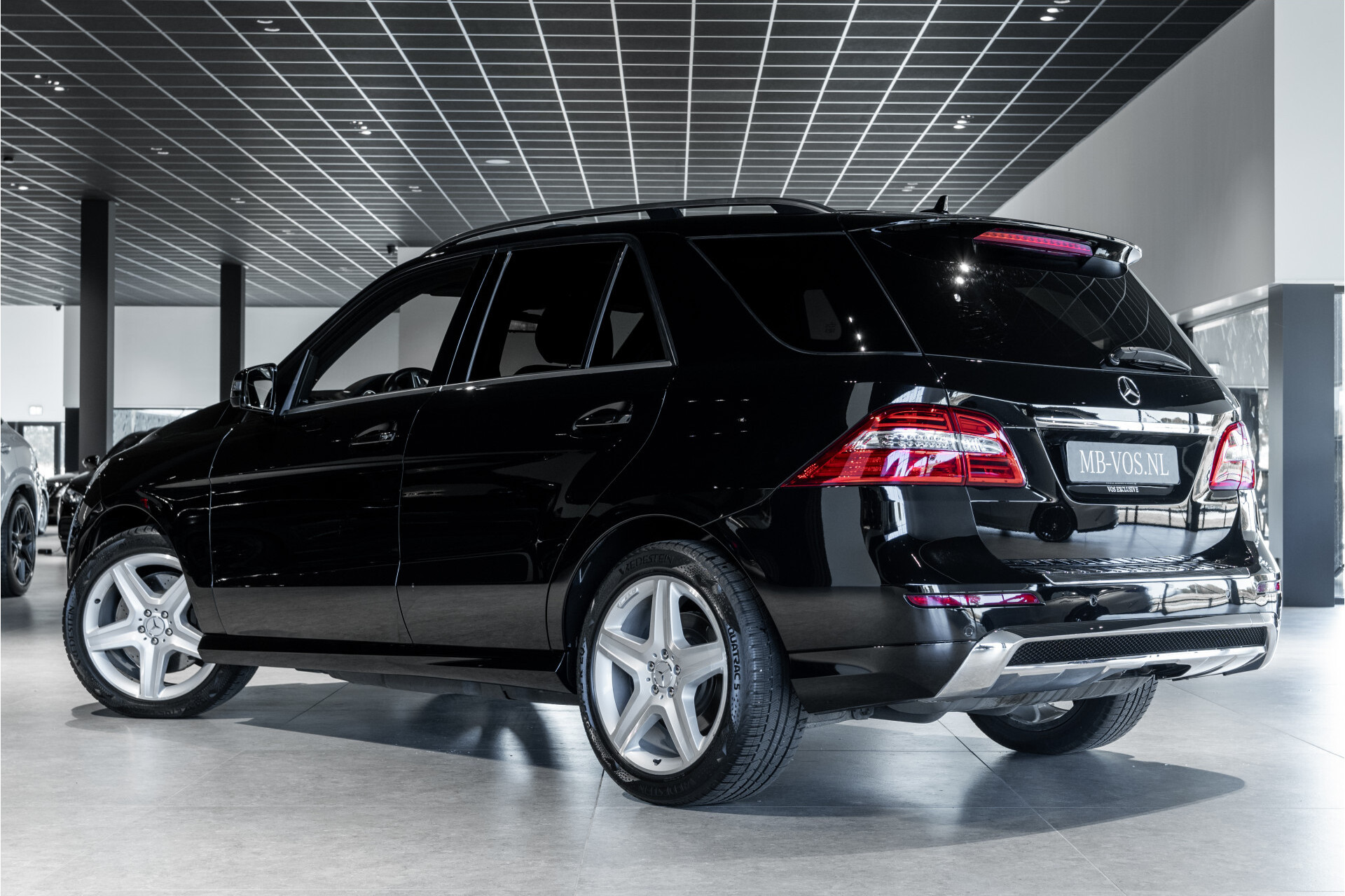 Mercedes-Benz M-Klasse 350 4-M AMG Luchtvering | ACC | Harman-Kardon | Trekhaak | Camera | Memory | Schuifdak Foto 2