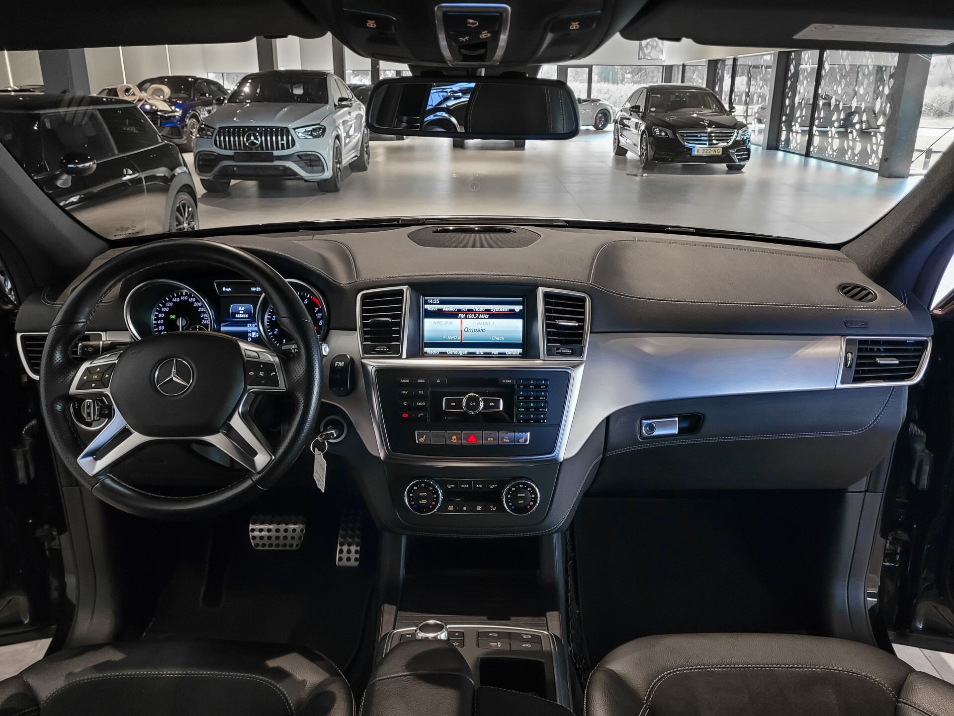 Mercedes-Benz M-Klasse 350 4-M AMG Luchtvering | ACC | Harman-Kardon | Trekhaak | Camera | Memory | Schuifdak Foto 21