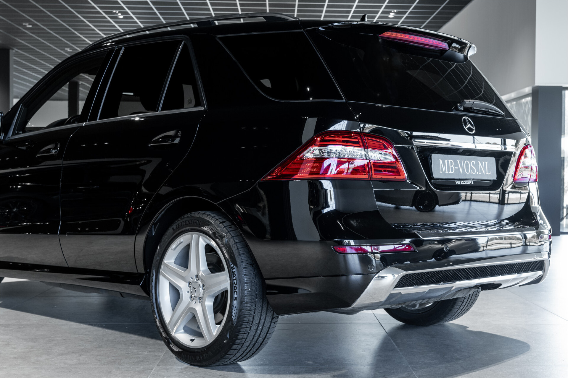 Mercedes-Benz M-Klasse 350 4-M AMG Luchtvering | ACC | Harman-Kardon | Trekhaak | Camera | Memory | Schuifdak Foto 28