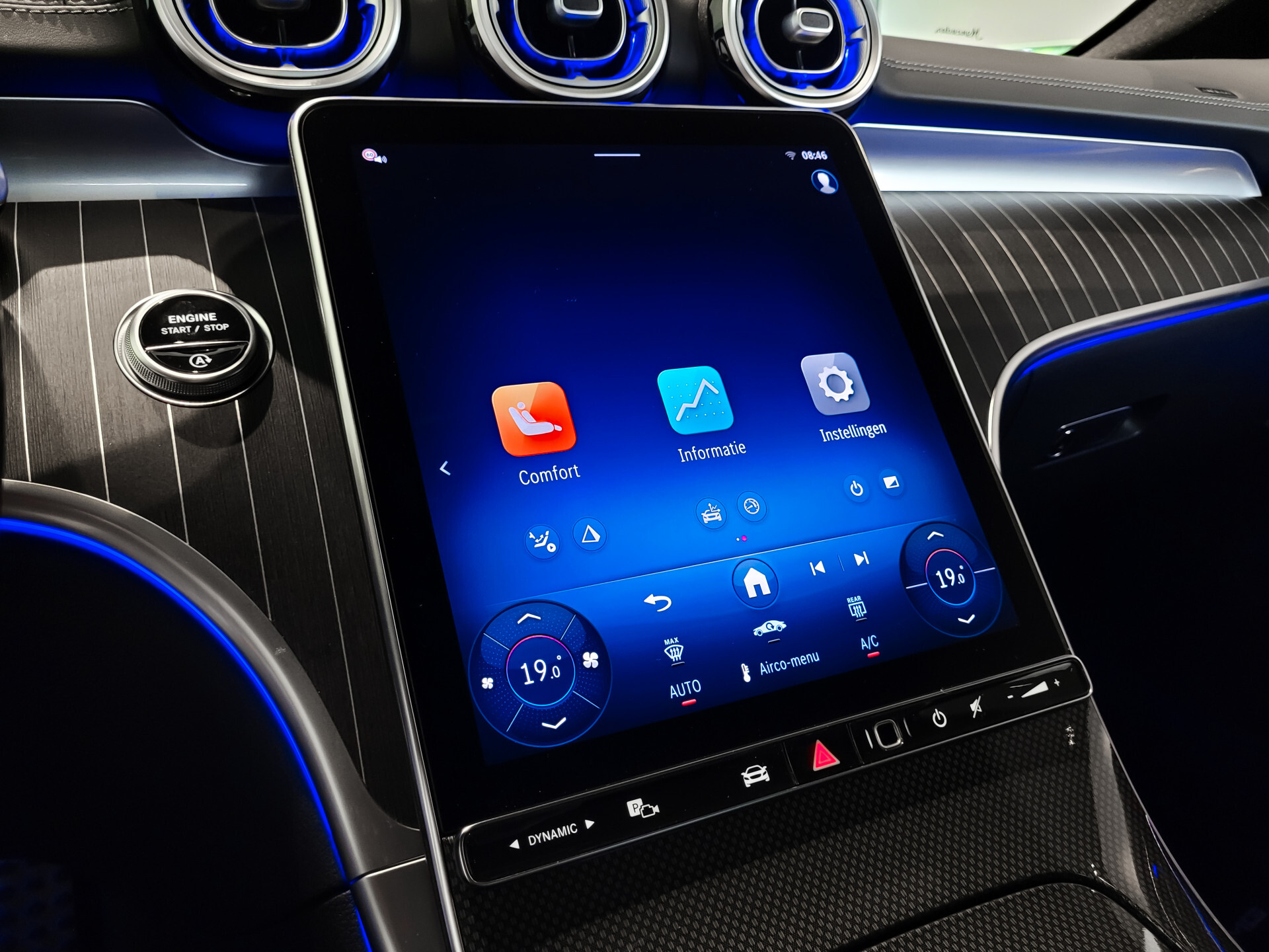 Mercedes-Benz CLE Coupé 200 AMG Night | Panorama | Distronic | Keyless | Digital Light | Burmester 3D | Mem | Verw-stuur | 20" Foto 10