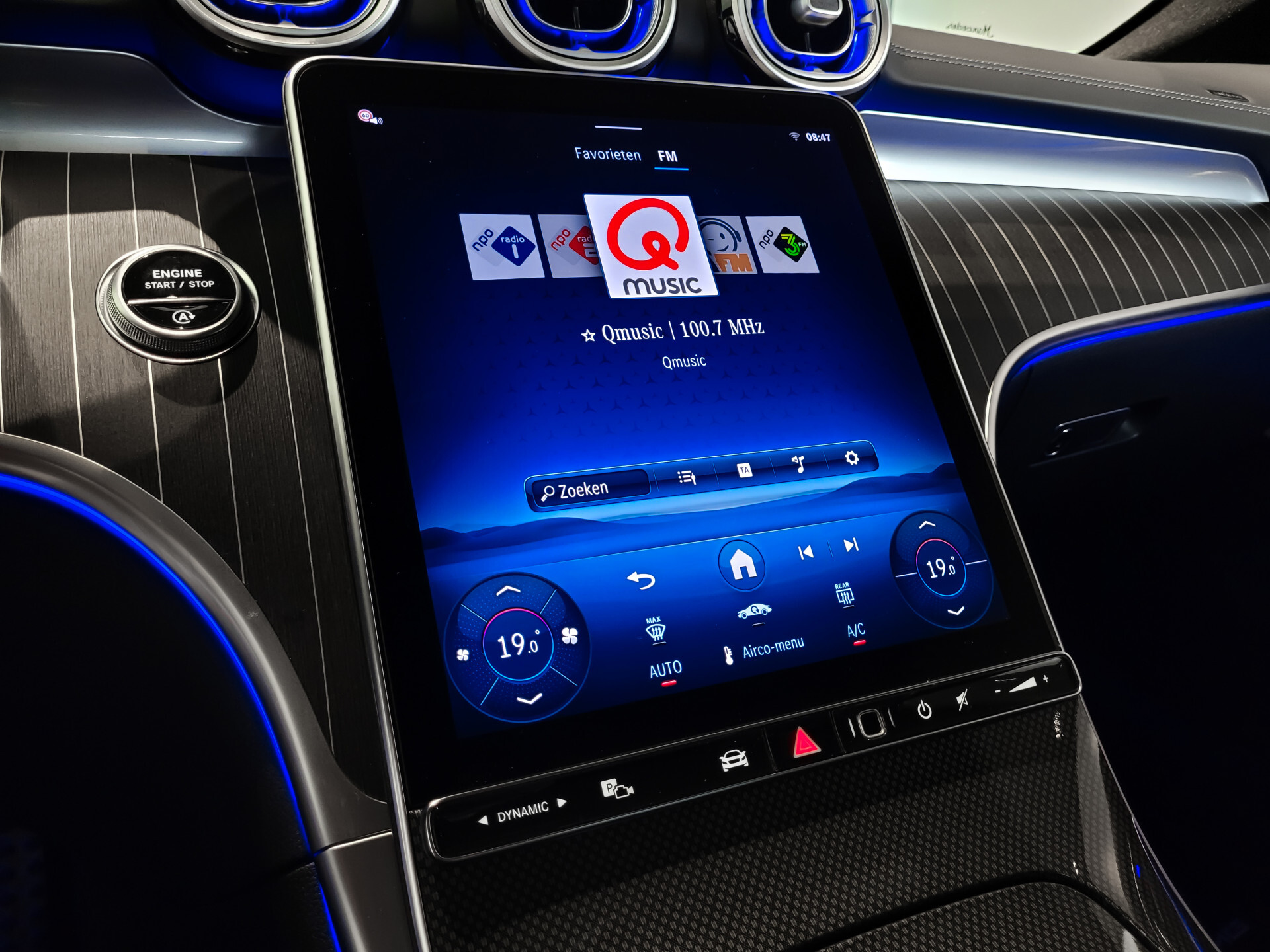 Mercedes-Benz CLE Coupé 200 AMG Night | Panorama | Distronic | Keyless | Digital Light | Burmester 3D | Mem | Verw-stuur | 20" Foto 12